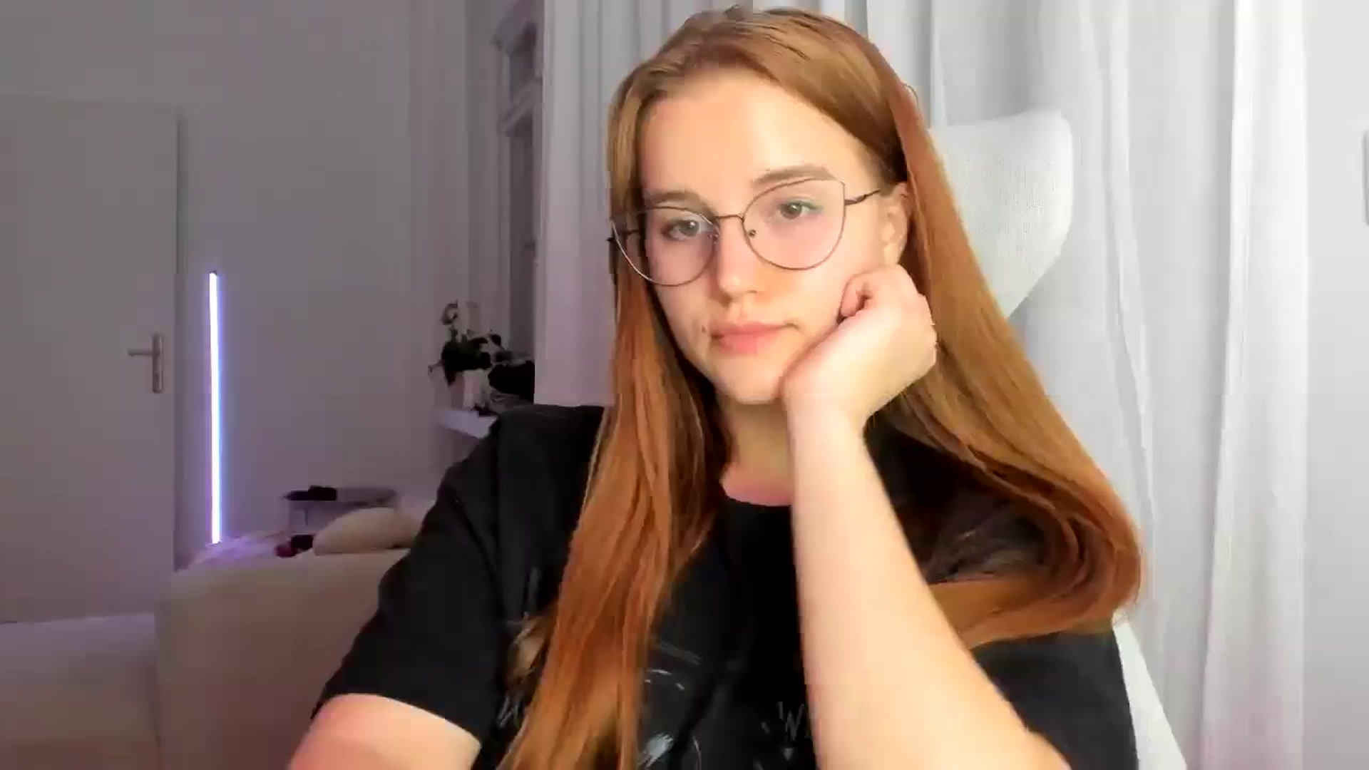 Gallery image thumbnail from Lia_lisia's myfreecams stream on, 03/07/2026, 19:58 image 8 of 20