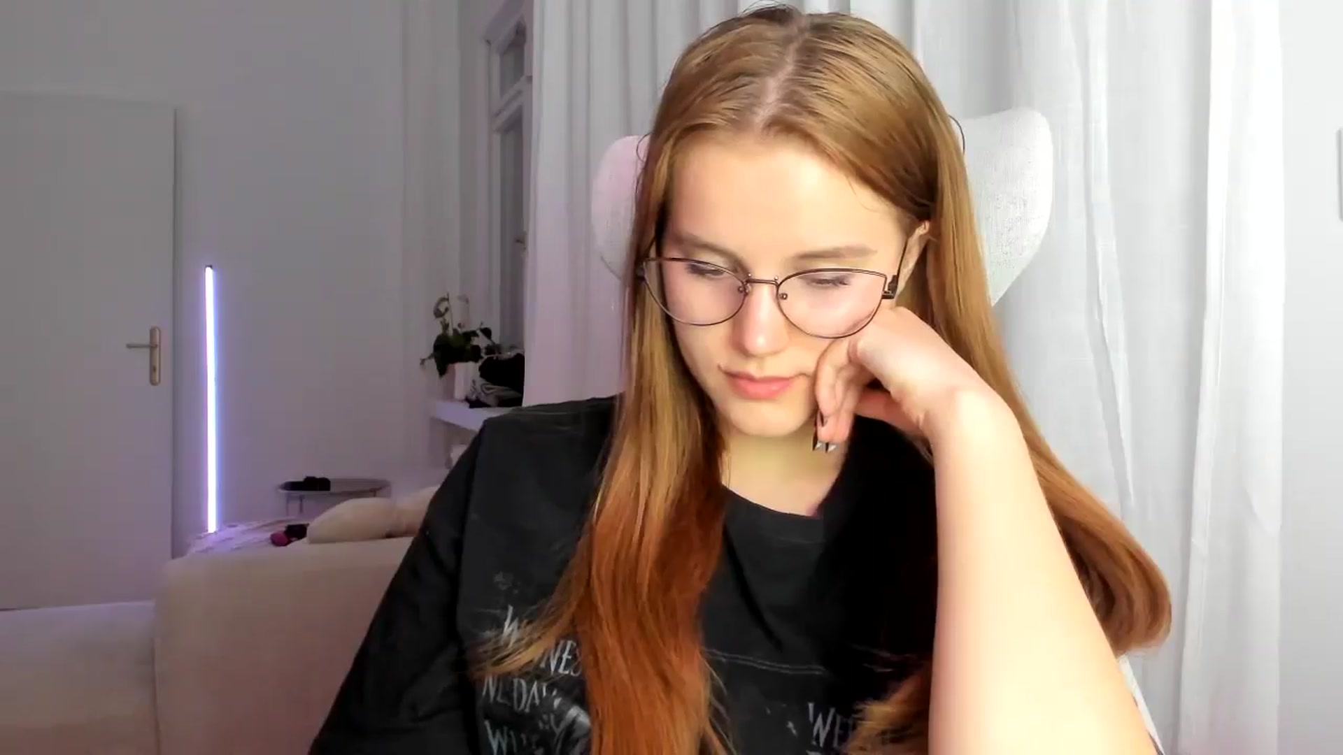 Gallery image thumbnail from Lia_lisia's myfreecams stream on, 03/07/2026, 19:58 image 10 of 20