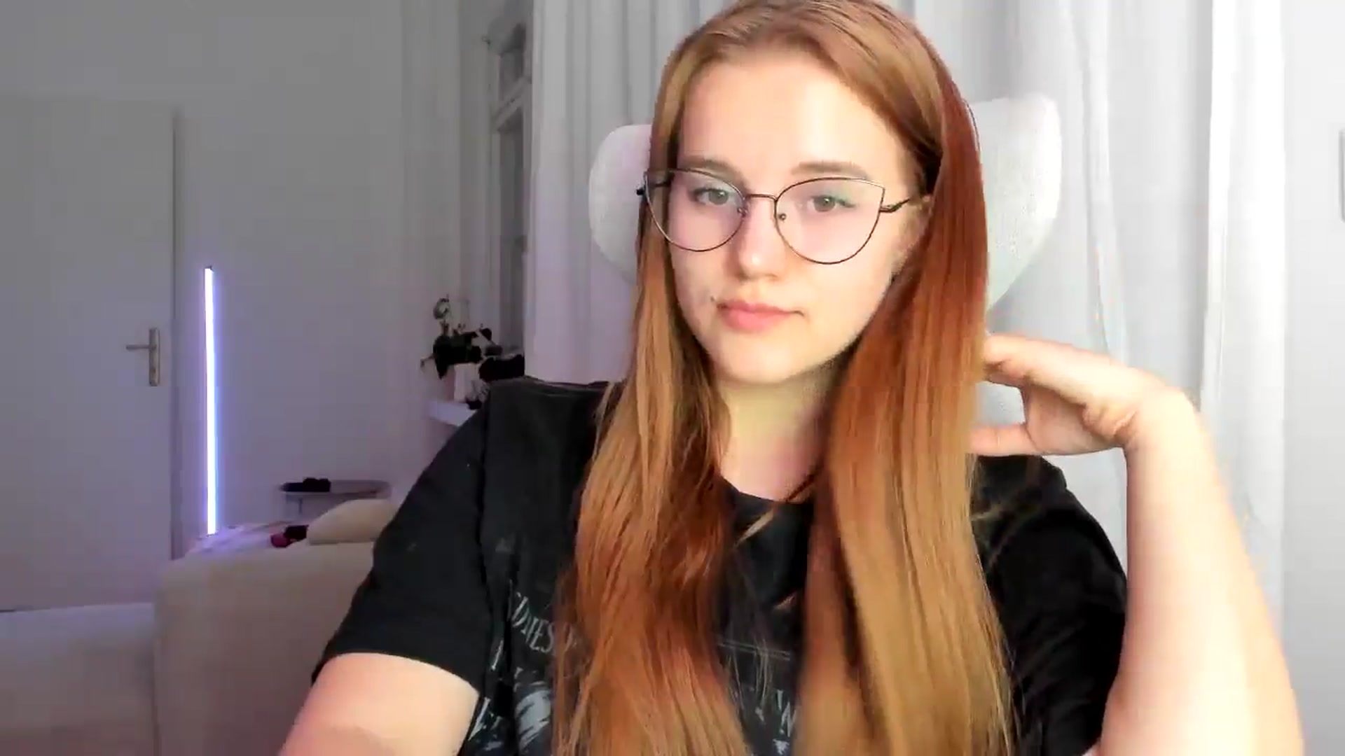 Gallery image thumbnail from Lia_lisia's myfreecams stream on, 03/07/2026, 19:58 image 3 of 20