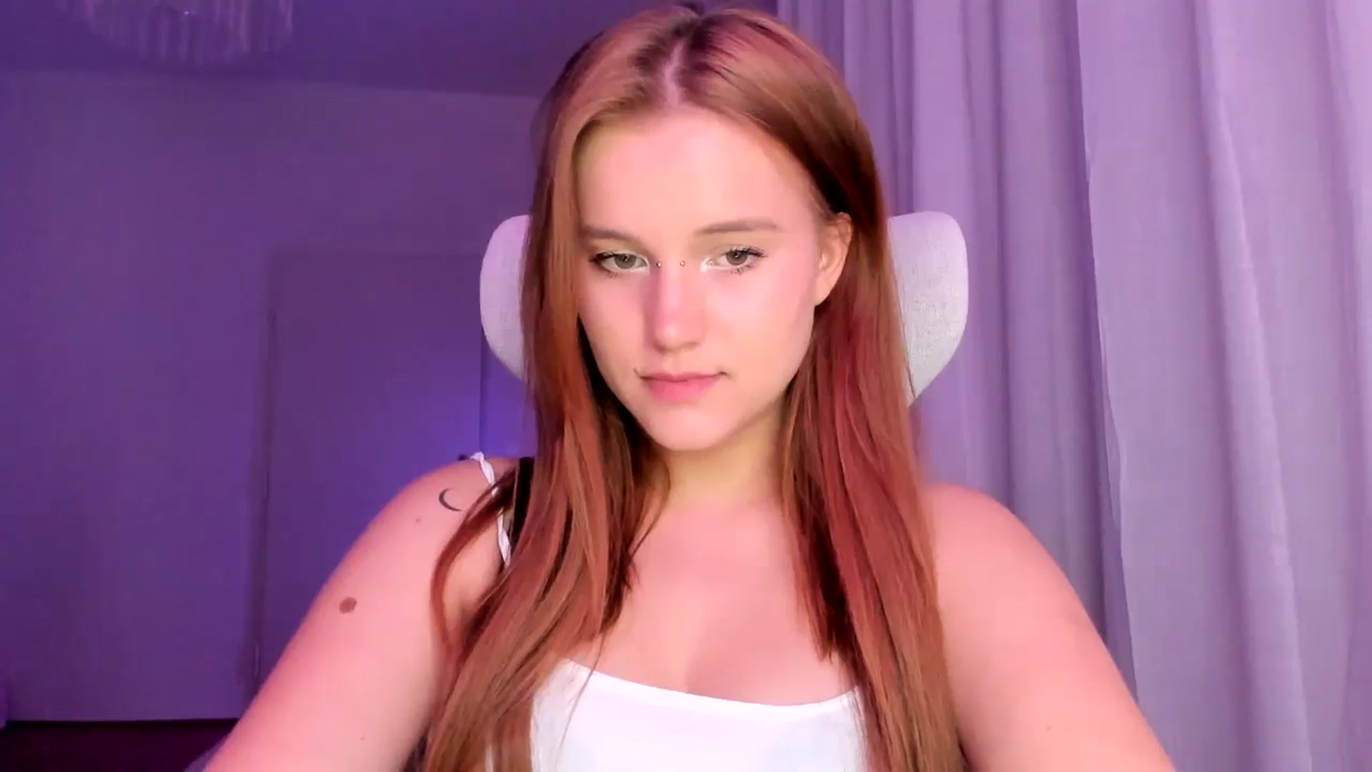 Gallery image thumbnail from Lia_lisia's myfreecams stream on, 03/11/2026, 17:59 image 6 of 20