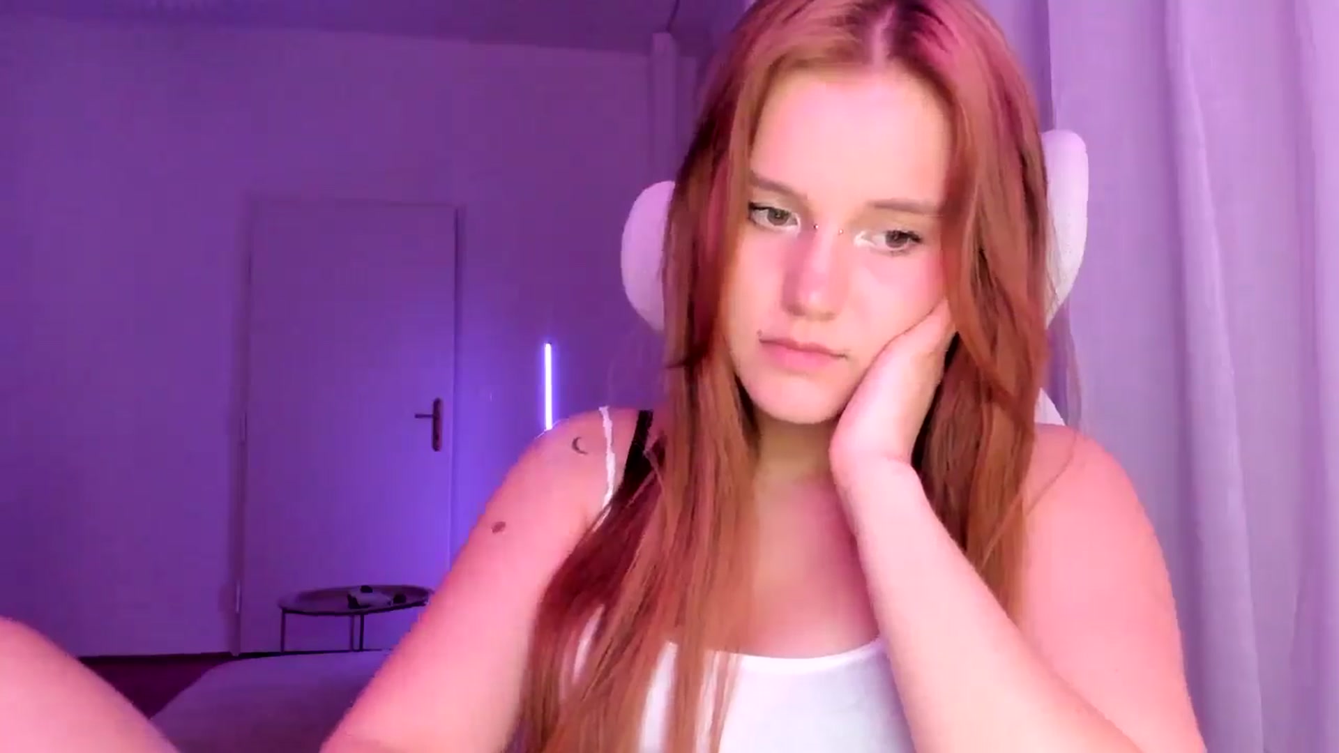 Gallery image thumbnail from Lia_lisia's myfreecams stream on, 03/11/2026, 17:59 image 17 of 20