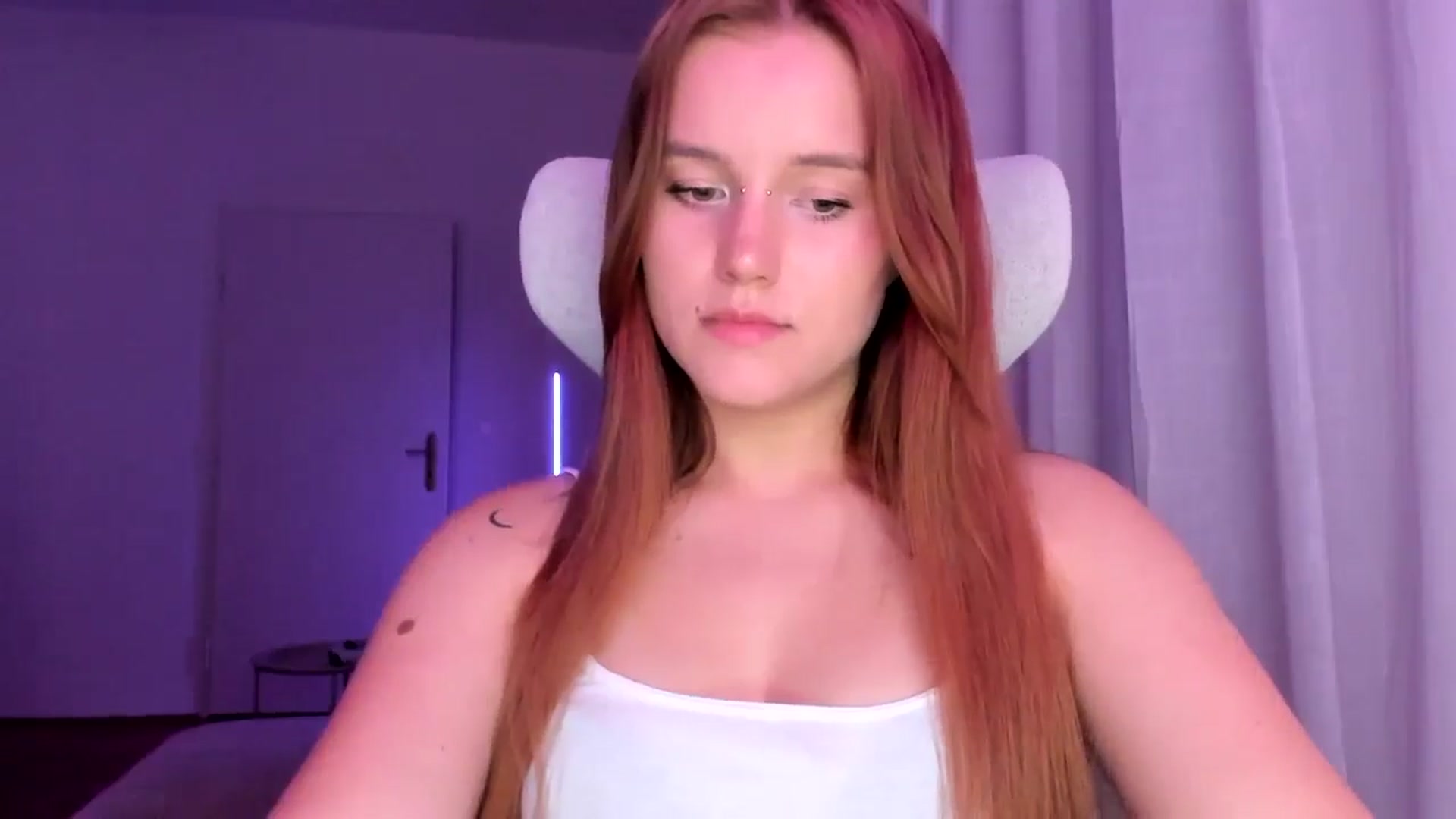 Gallery image thumbnail from Lia_lisia's myfreecams stream on, 03/11/2026, 20:17 image 2 of 20