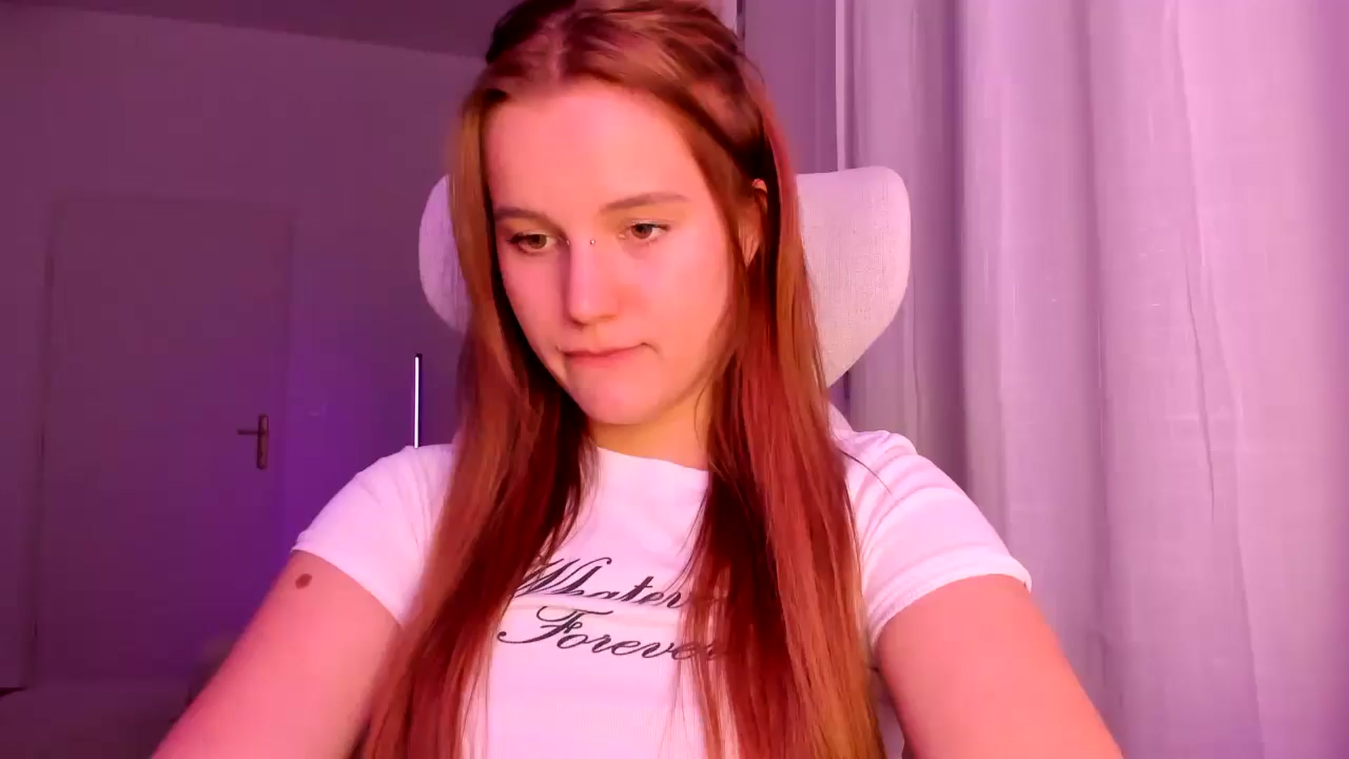 Gallery image thumbnail from Lia_lisia's myfreecams stream on, 03/22/2026, 17:11 image 6 of 20