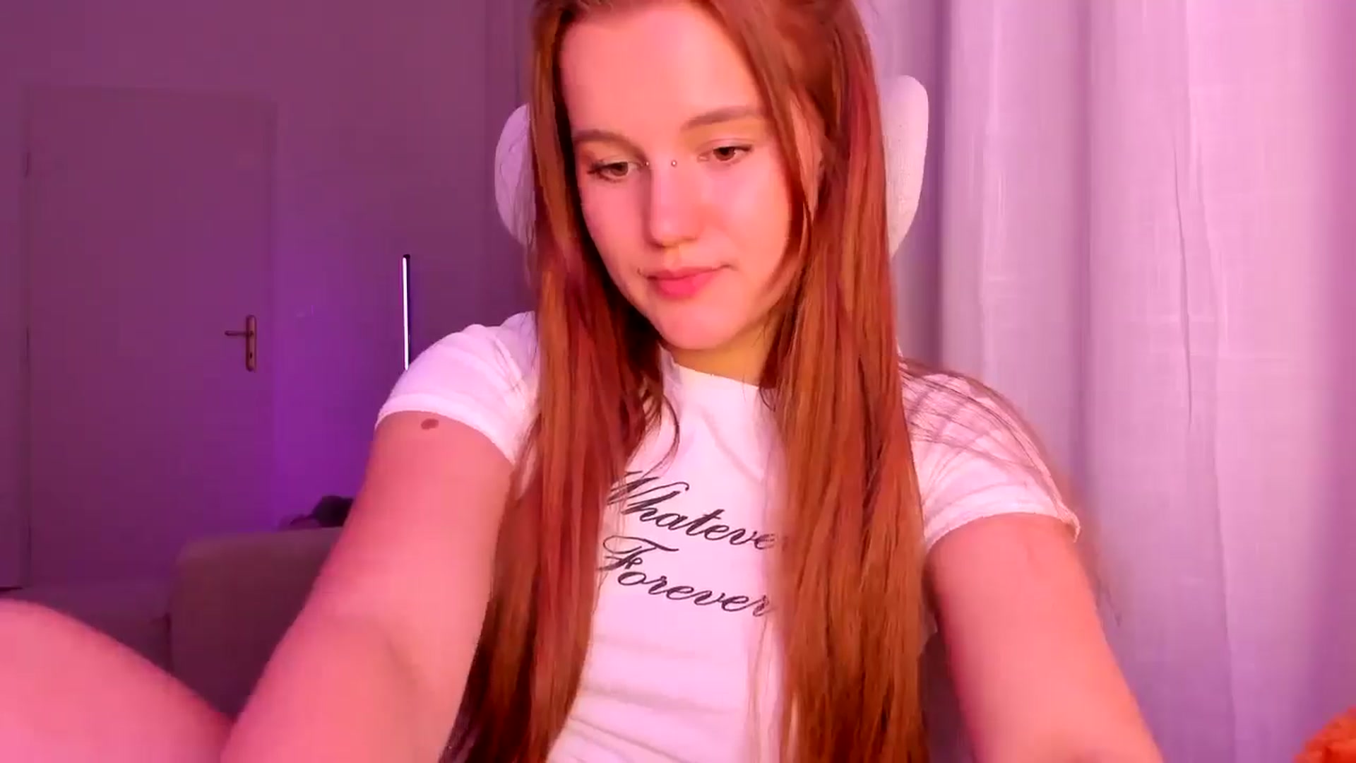Gallery image thumbnail from Lia_lisia's myfreecams stream on, 03/22/2026, 18:16 image 16 of 20
