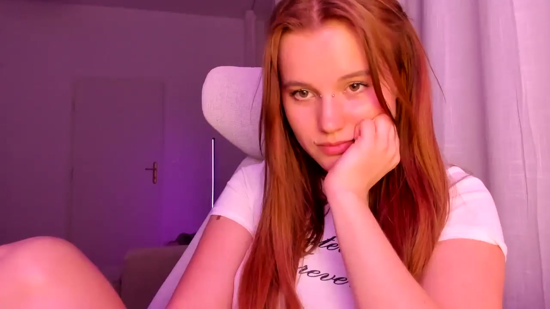 Gallery image thumbnail from Lia_lisia's myfreecams stream on, 03/22/2026, 20:21 image 15 of 20