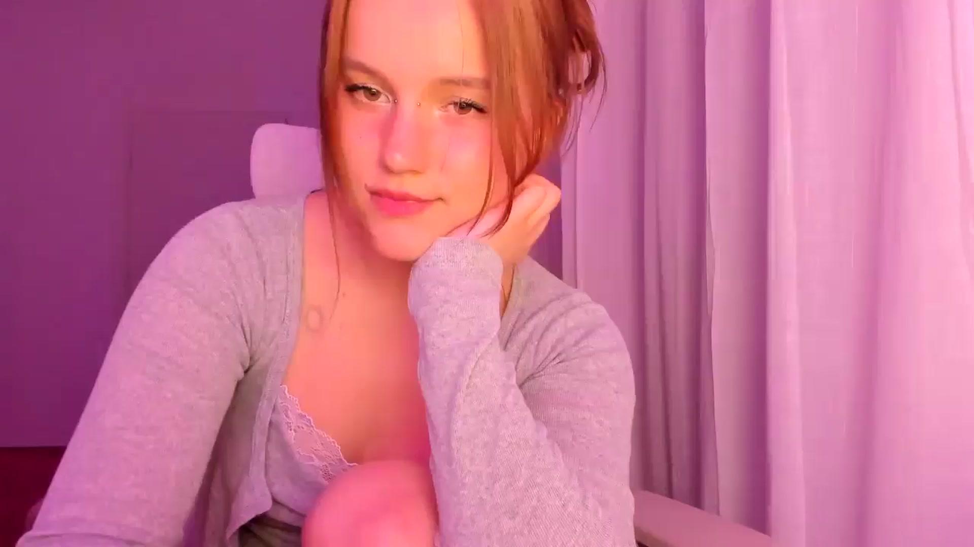 Gallery image thumbnail from Lia_lisia's myfreecams stream on, 03/25/2026, 18:35 image 15 of 20