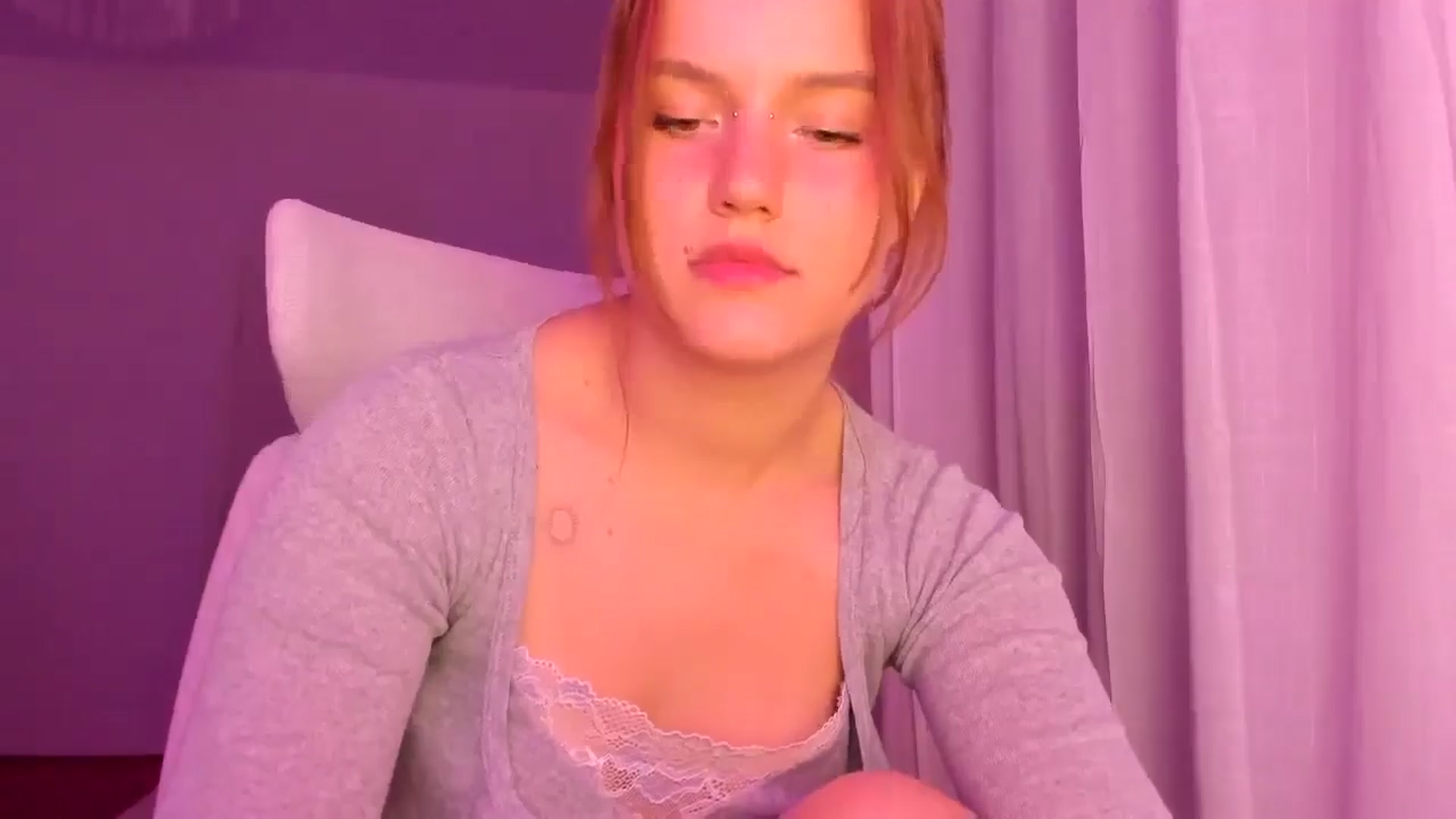 Gallery image thumbnail from Lia_lisia's myfreecams stream on, 03/25/2026, 18:35 image 19 of 20