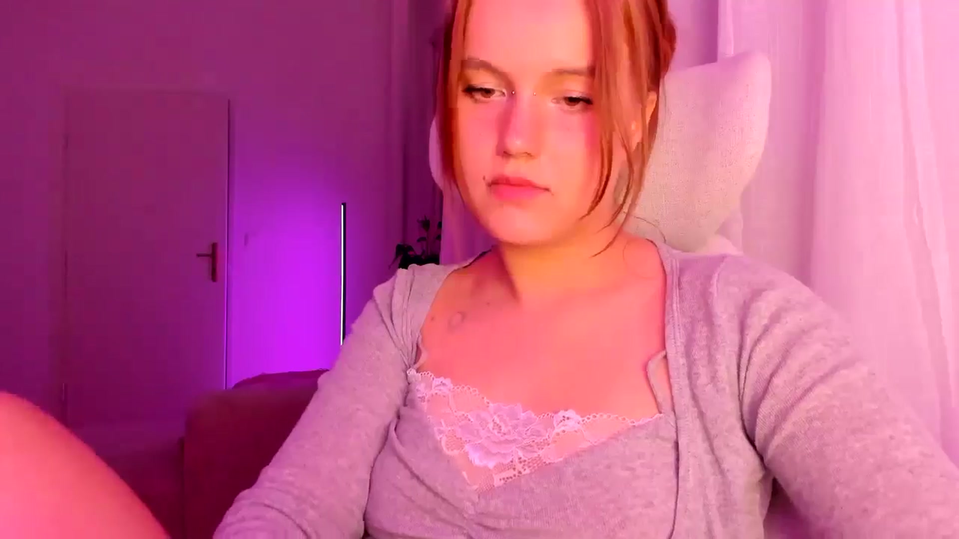 Gallery image thumbnail from Lia_lisia's myfreecams stream on, 03/25/2026, 20:11 image 15 of 20
