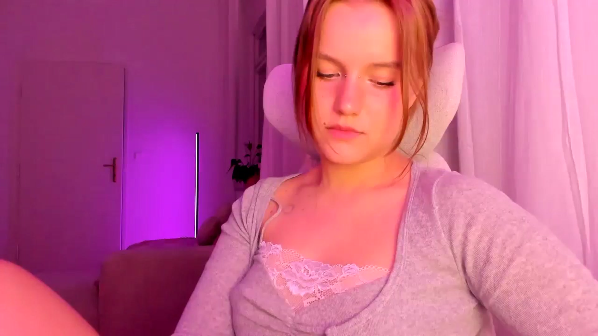 Gallery image thumbnail from Lia_lisia's myfreecams stream on, 03/25/2026, 21:12 image 4 of 20