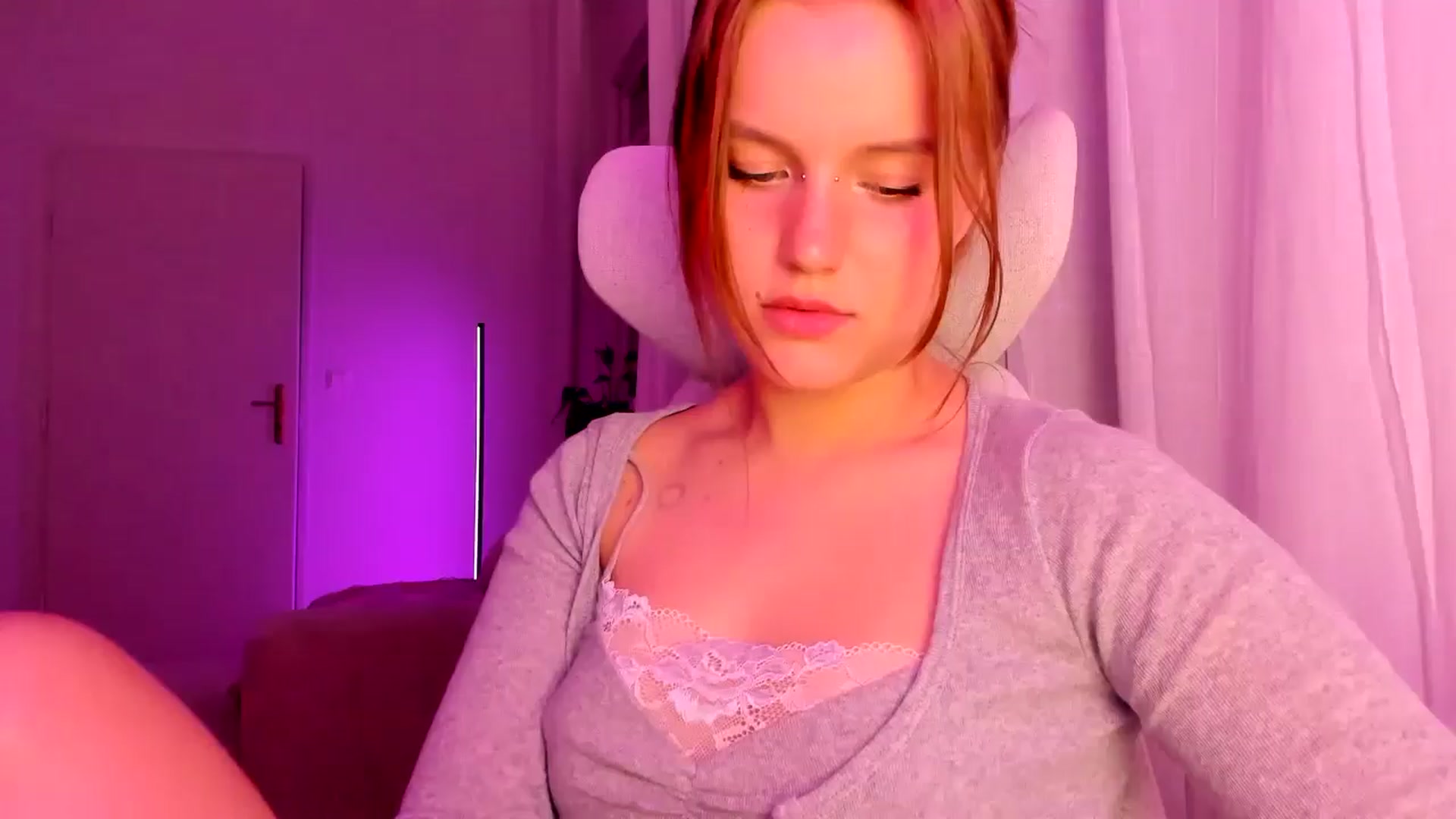 Gallery image thumbnail from Lia_lisia's myfreecams stream on, 03/25/2026, 21:12 image 1 of 20