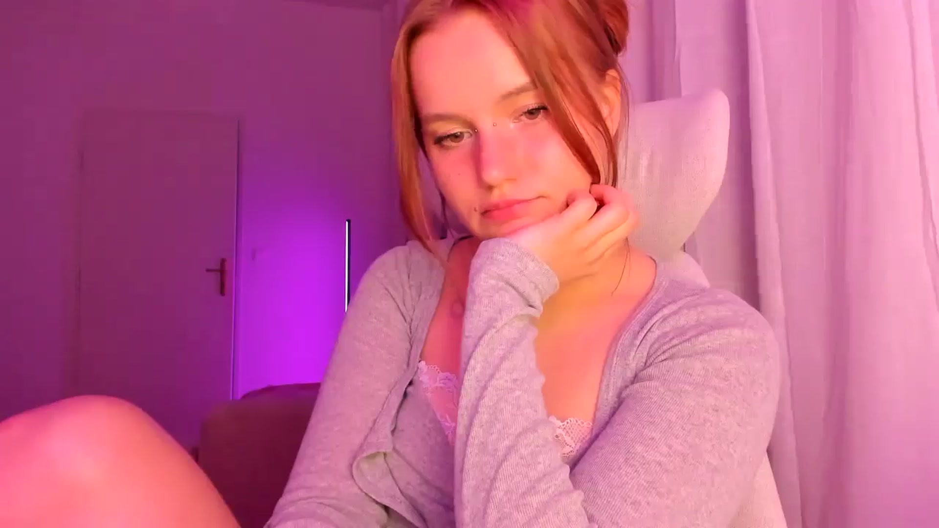 Gallery image thumbnail from Lia_lisia's myfreecams stream on, 03/25/2026, 21:12 image 12 of 20