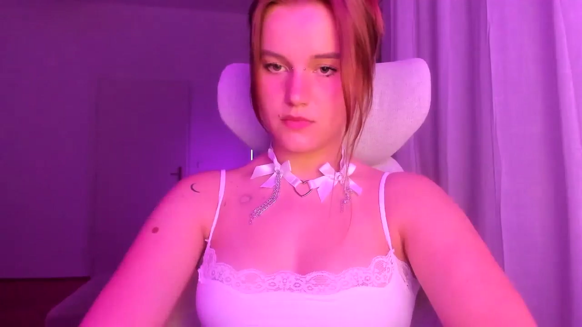 Gallery image thumbnail from Lia_lisia's myfreecams stream on, 03/26/2026, 19:31 image 2 of 20