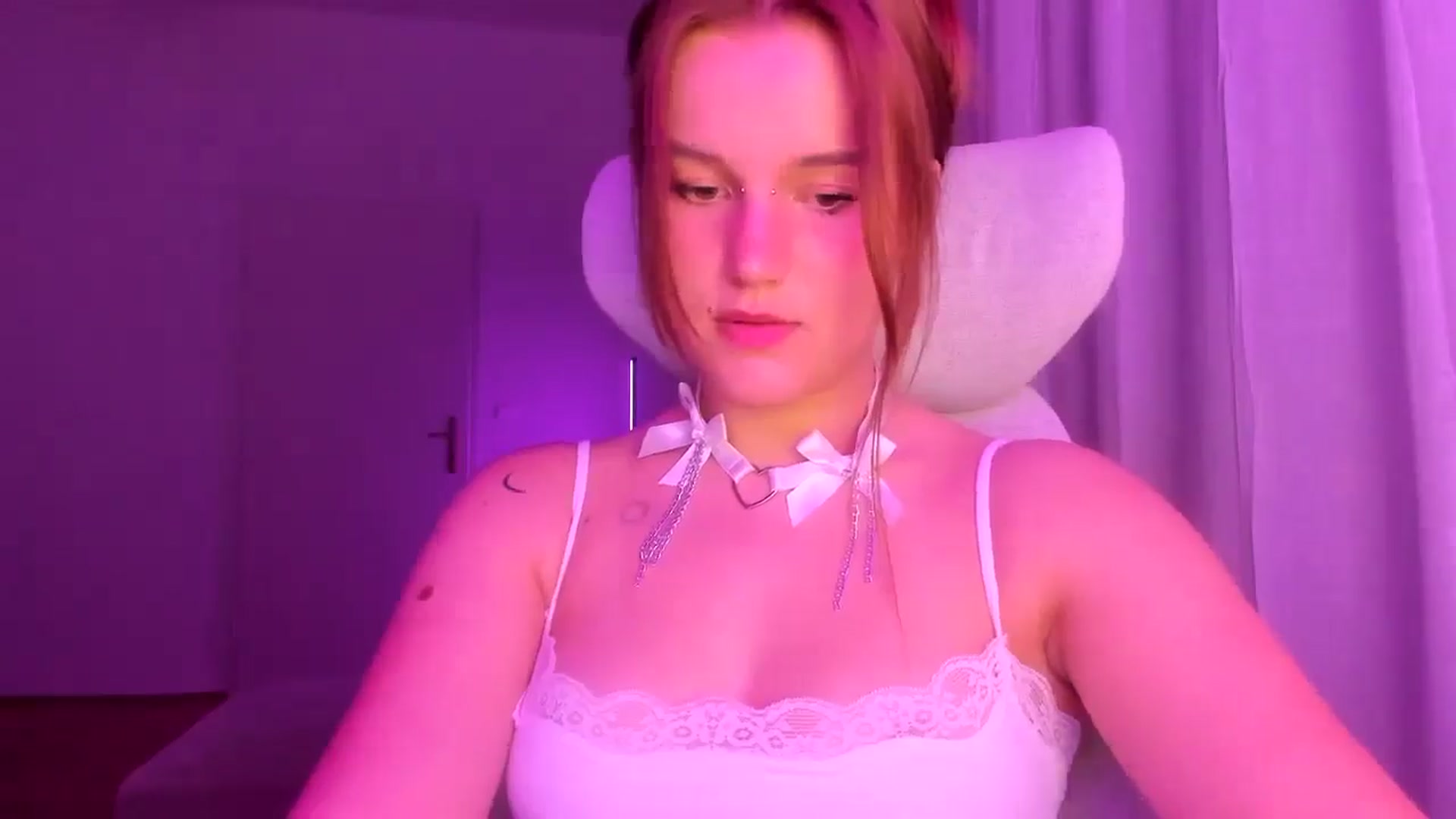 Gallery image thumbnail from Lia_lisia's myfreecams stream on, 03/26/2026, 19:31 image 10 of 20