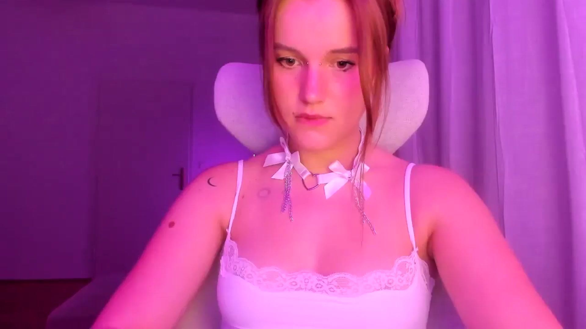 Gallery image thumbnail from Lia_lisia's myfreecams stream on, 03/26/2026, 19:31 image 11 of 20
