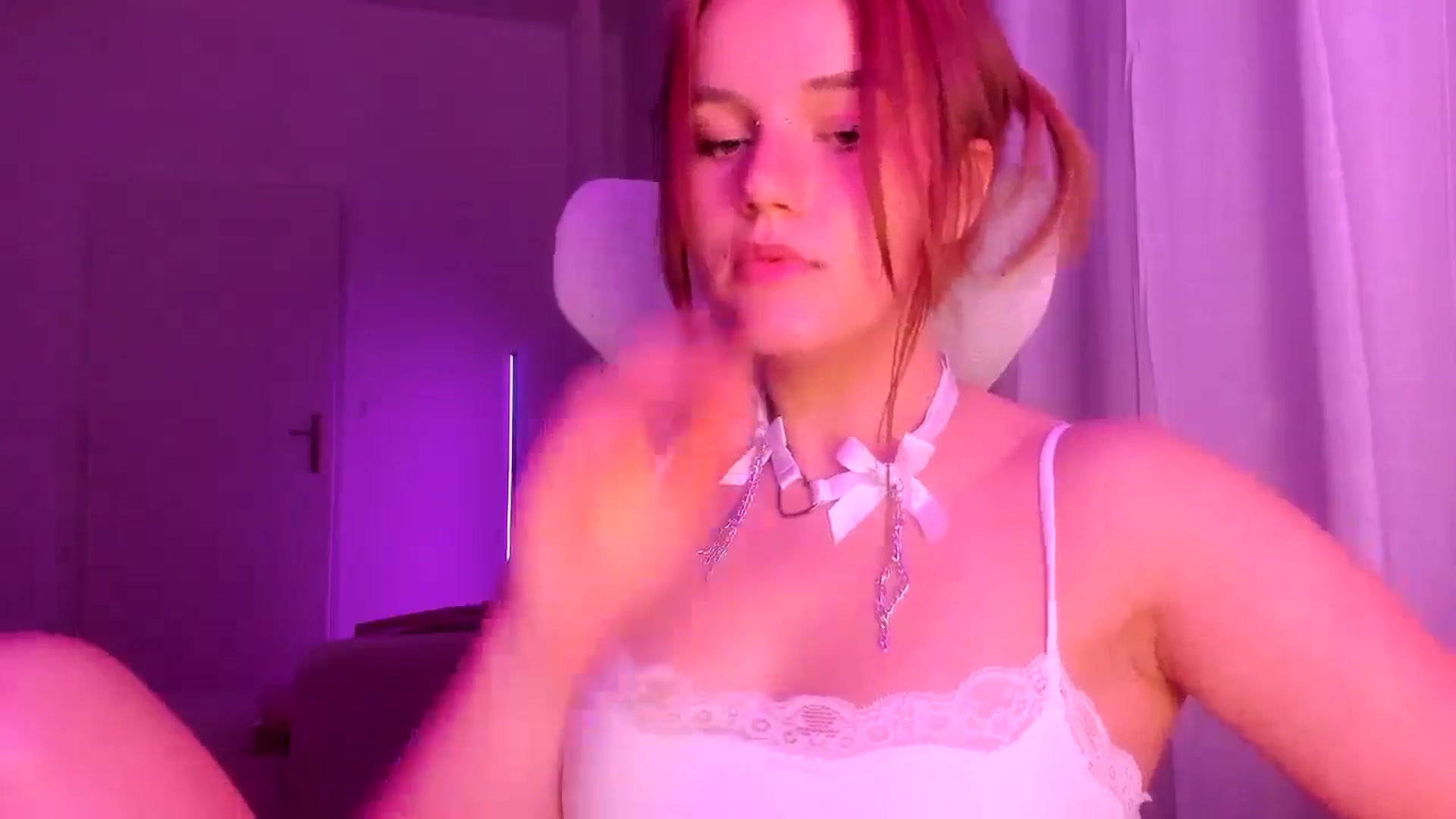 Gallery image thumbnail from Lia_lisia's myfreecams stream on, 03/26/2026, 20:22 image 15 of 20