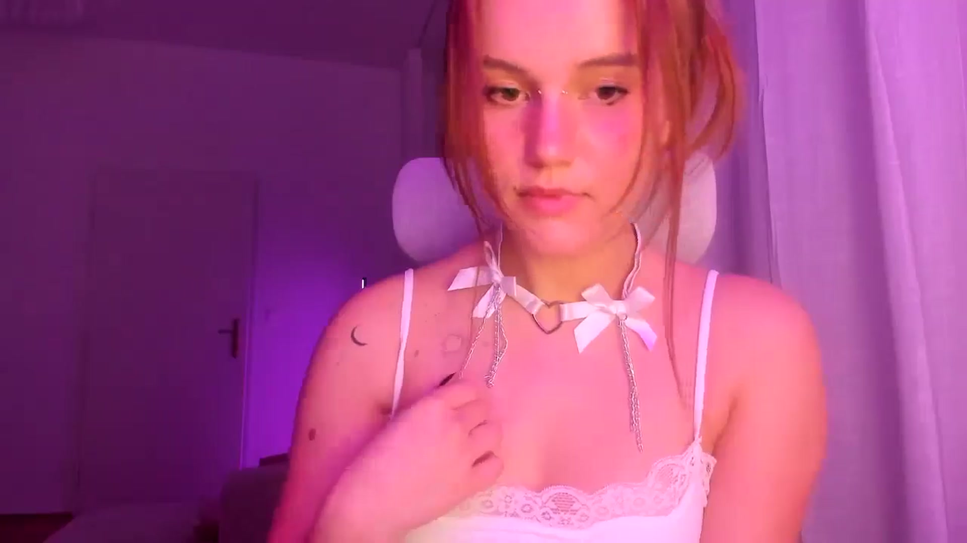 Gallery image thumbnail from Lia_lisia's myfreecams stream on, 03/26/2026, 21:25 image 12 of 20