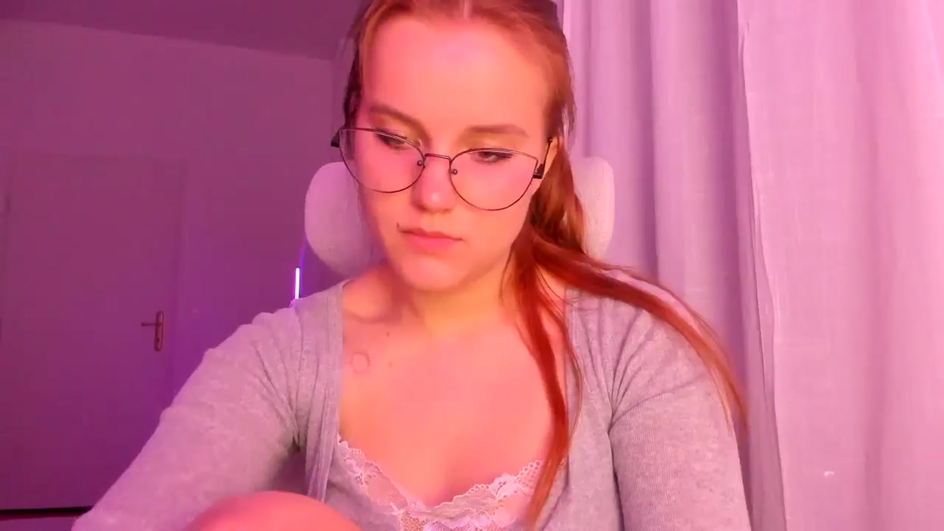 Gallery image thumbnail from Lia_lisia's myfreecams stream on, 03/30/2026, 18:21 image 12 of 20