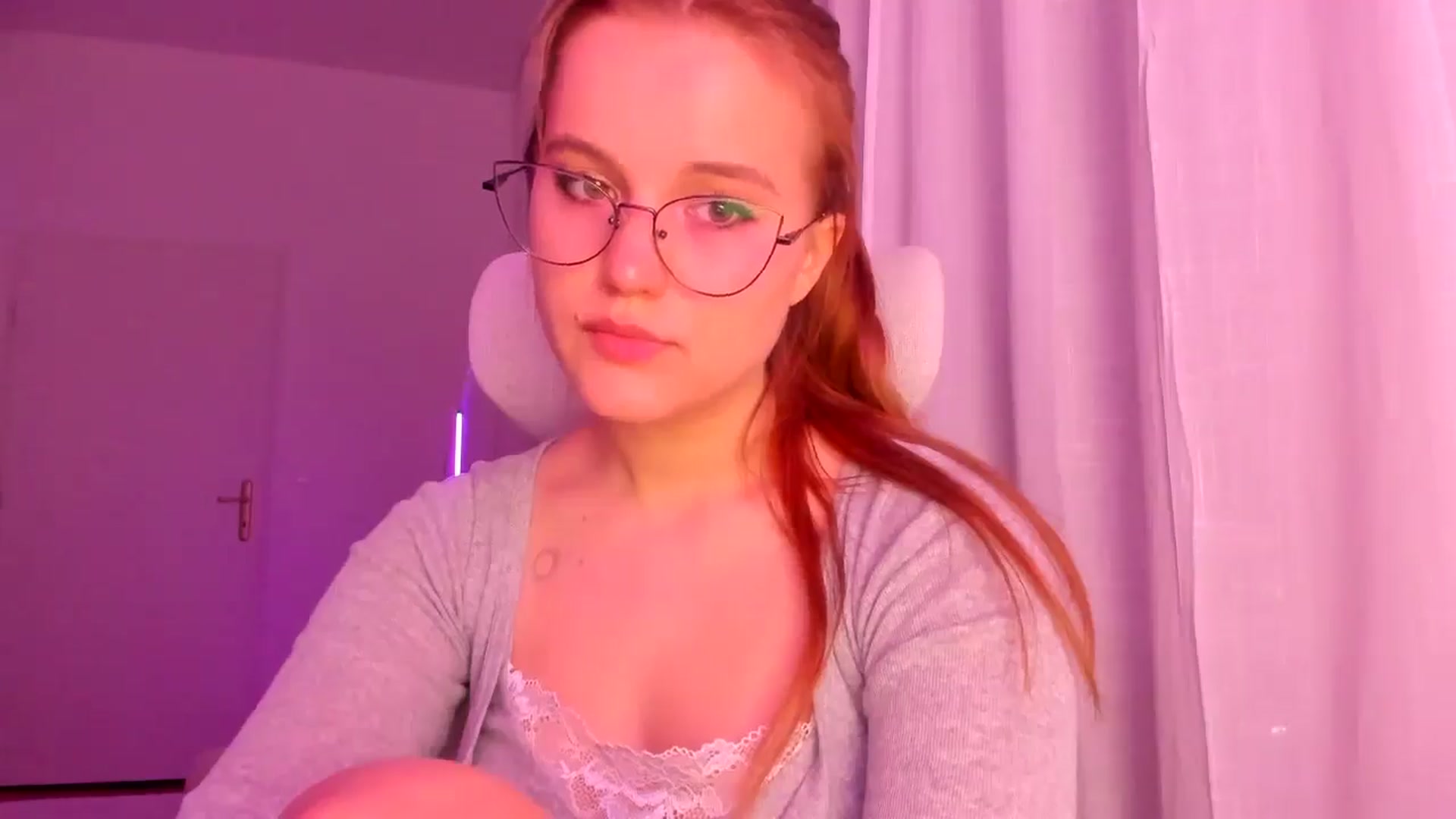 Gallery image thumbnail from Lia_lisia's myfreecams stream on, 03/30/2026, 18:21 image 10 of 20