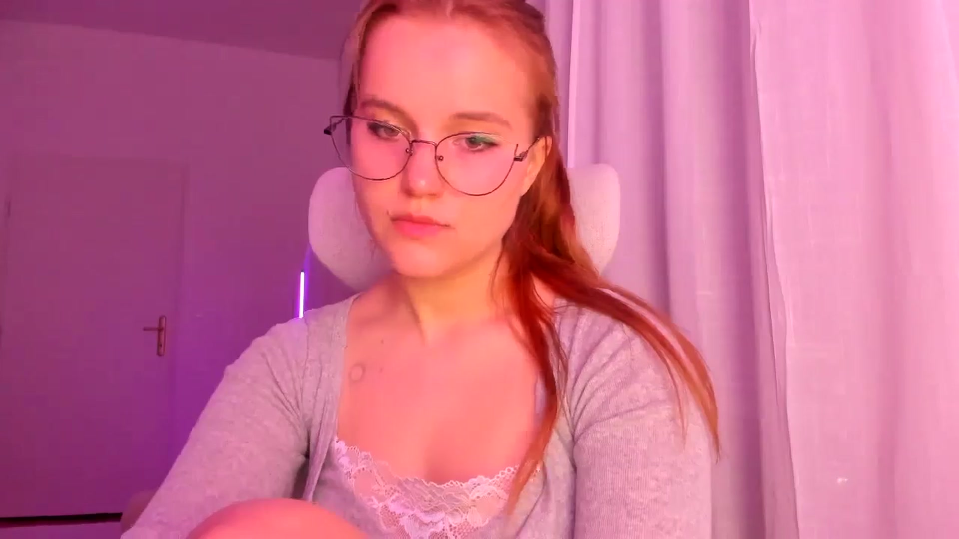 Gallery image thumbnail from Lia_lisia's myfreecams stream on, 03/30/2026, 18:21 image 6 of 20