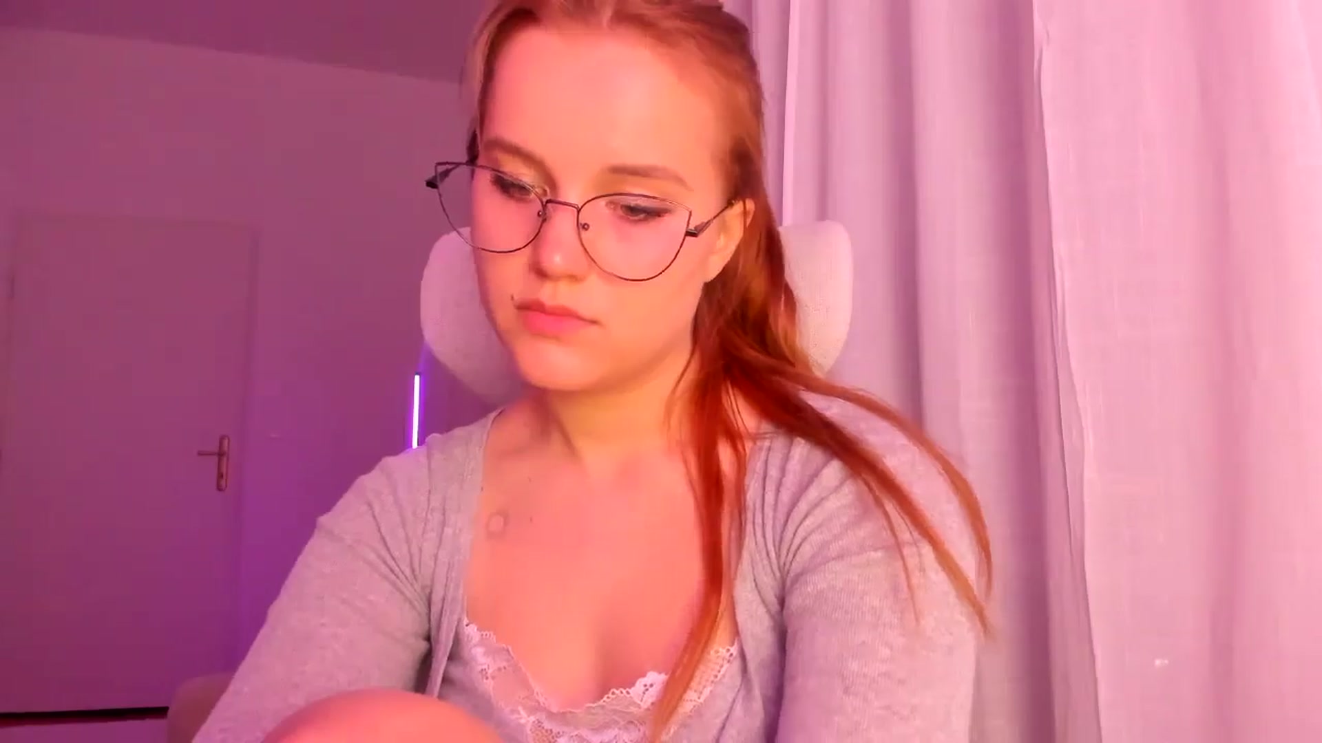 Gallery image thumbnail from Lia_lisia's myfreecams stream on, 03/30/2026, 18:21 image 14 of 20