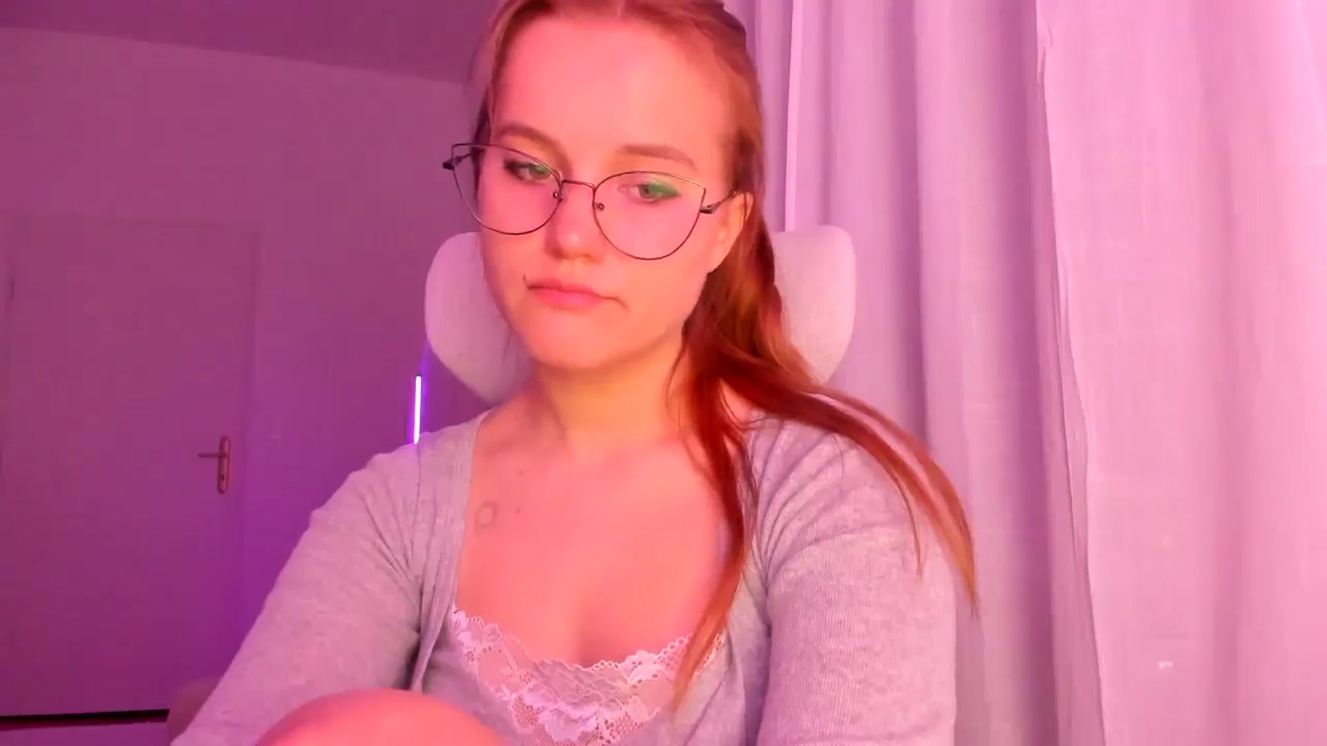 Gallery image thumbnail from Lia_lisia's myfreecams stream on, 03/30/2026, 18:21 image 7 of 20