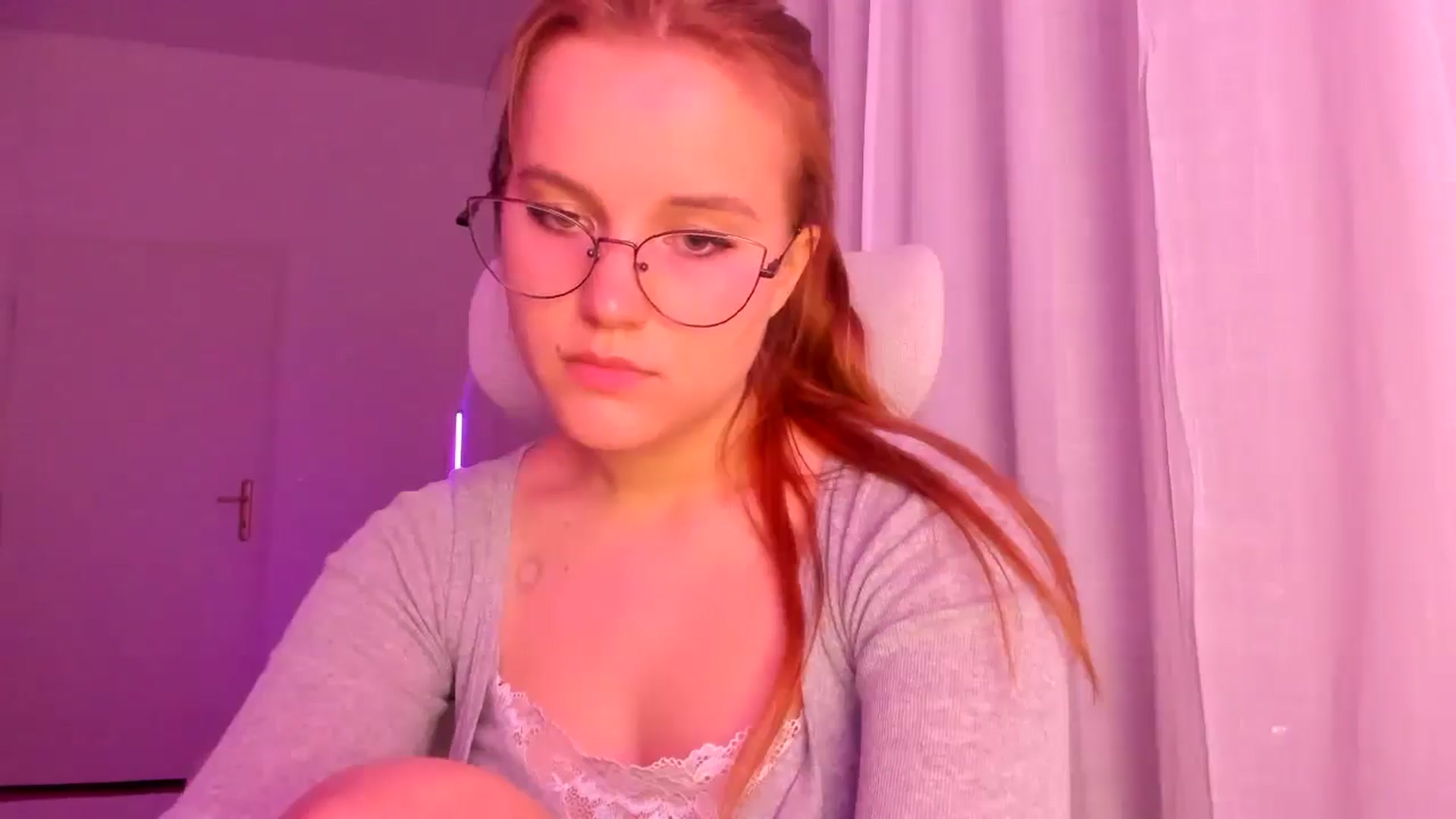 Gallery image thumbnail from Lia_lisia's myfreecams stream on, 03/30/2026, 18:21 image 11 of 20