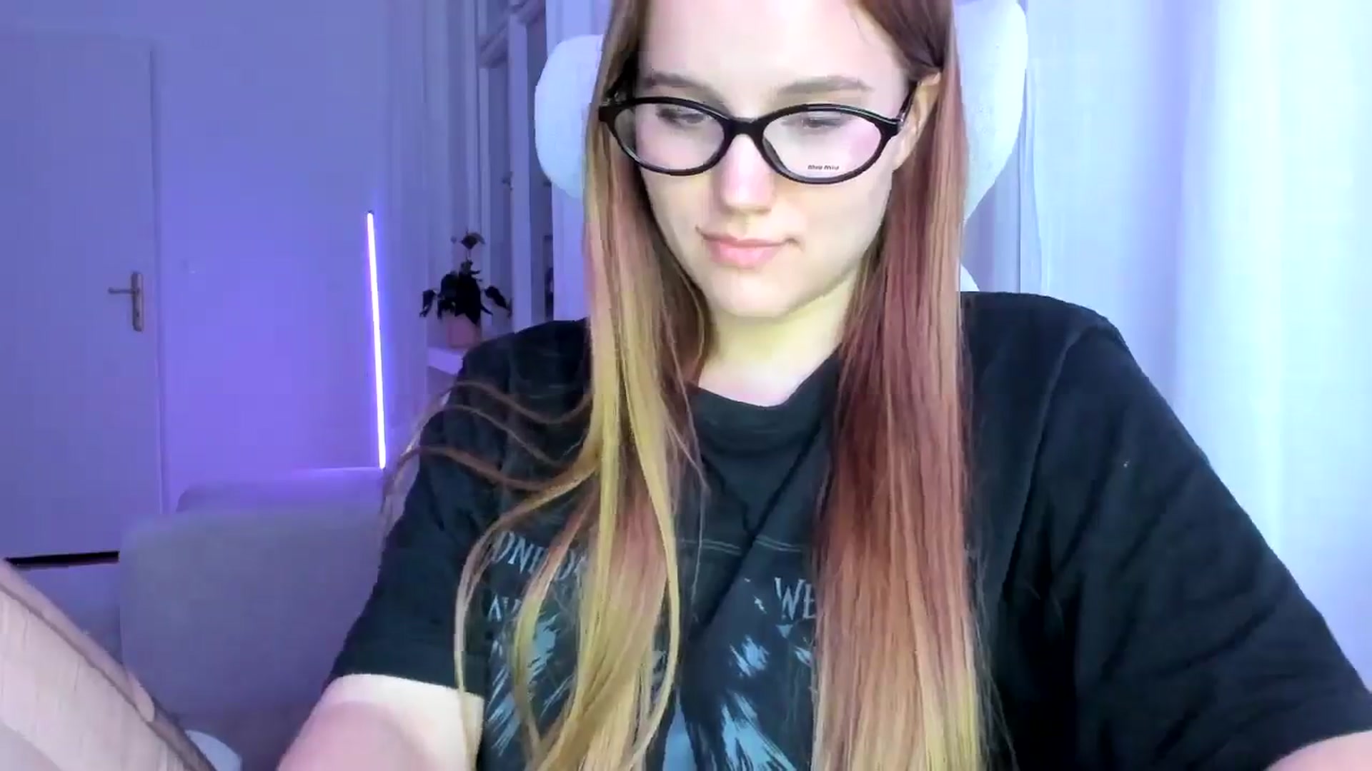 Gallery image thumbnail from Lia_lisia's myfreecams stream on, 04/03/2026, 18:53 image 20 of 20