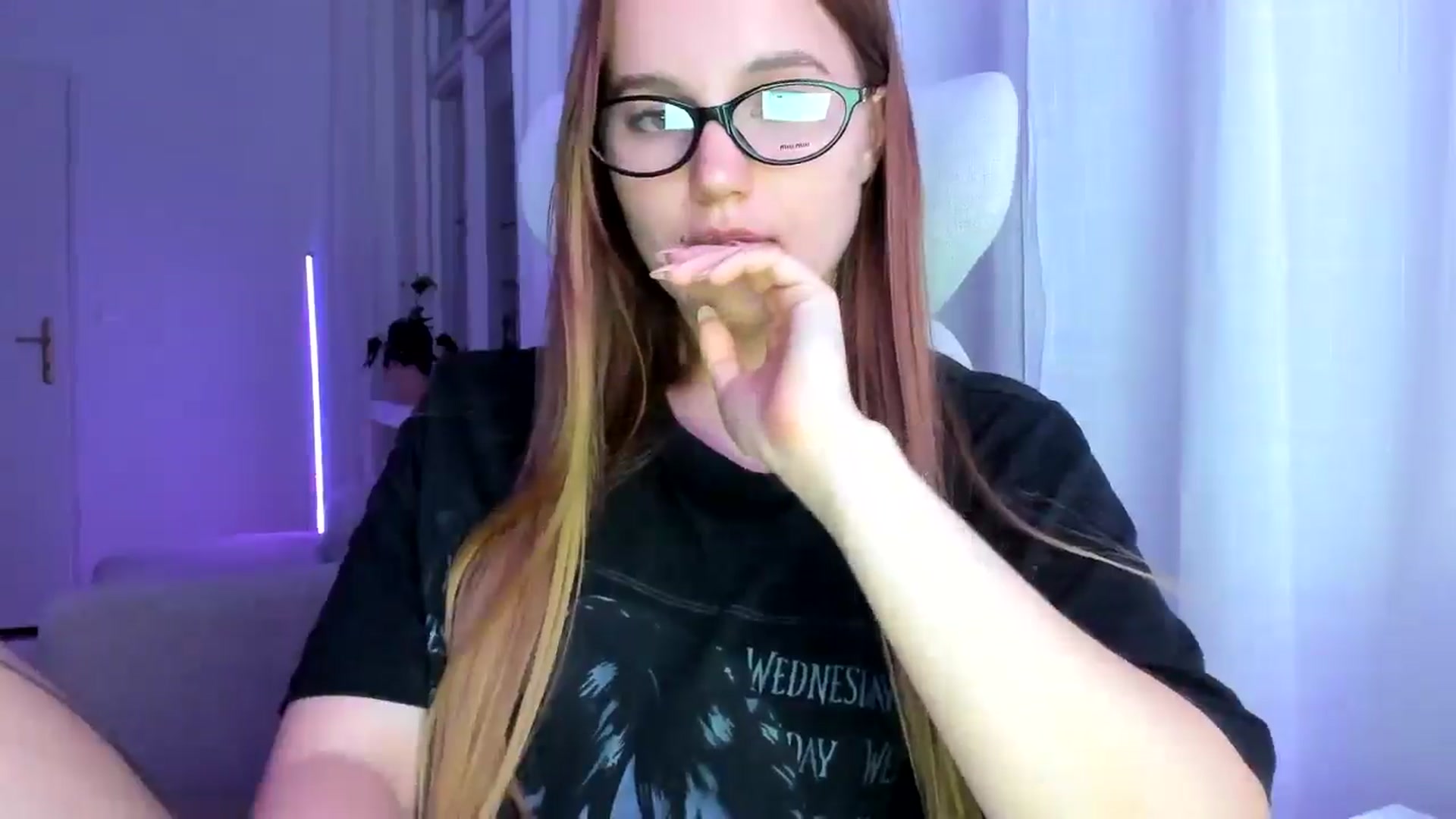 Gallery image thumbnail from Lia_lisia's myfreecams stream on, 04/03/2026, 18:53 image 15 of 20