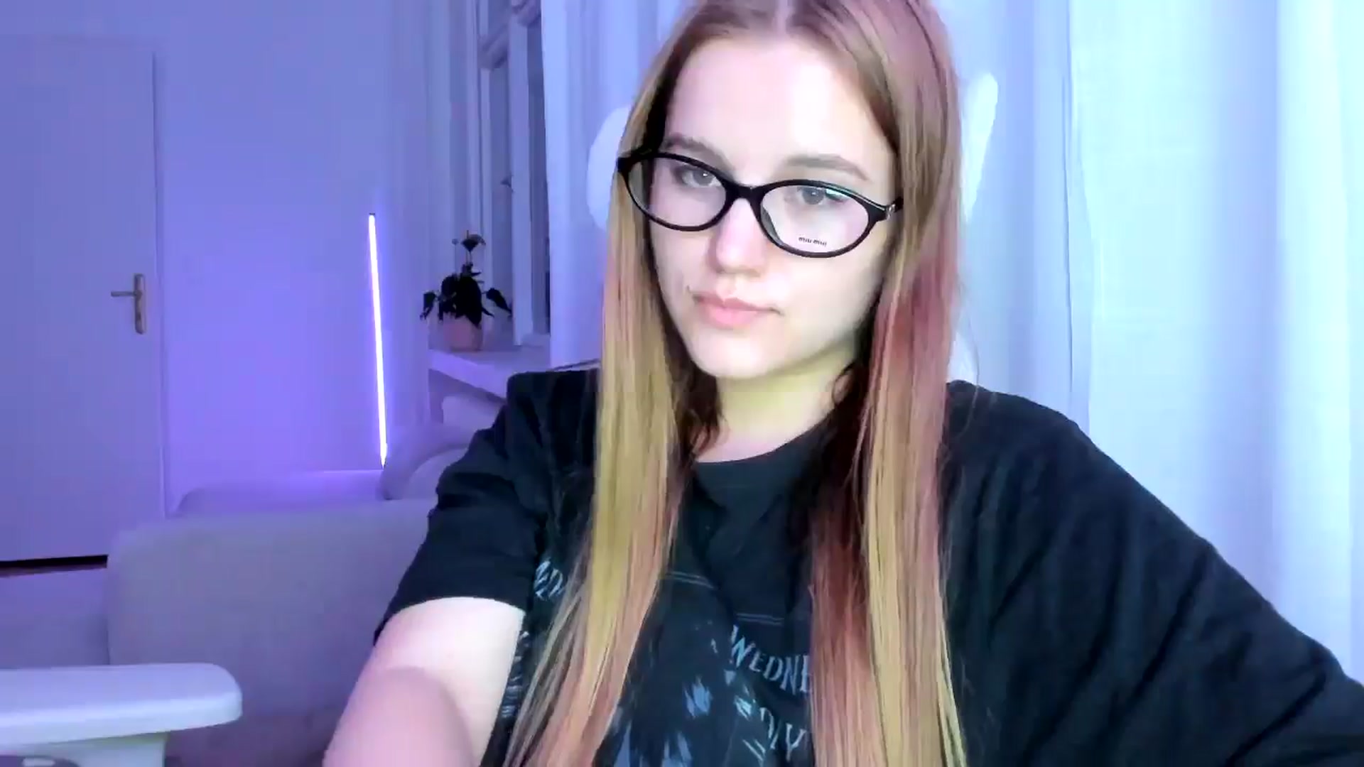 Gallery image thumbnail from Lia_lisia's myfreecams stream on, 04/03/2026, 21:26 image 17 of 20