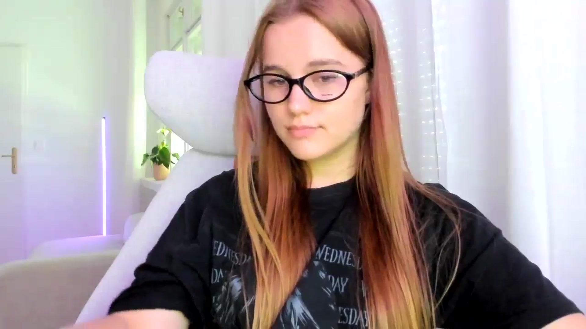 Gallery image thumbnail from Lia_lisia's myfreecams stream on, 04/04/2026, 08:17 image 20 of 20
