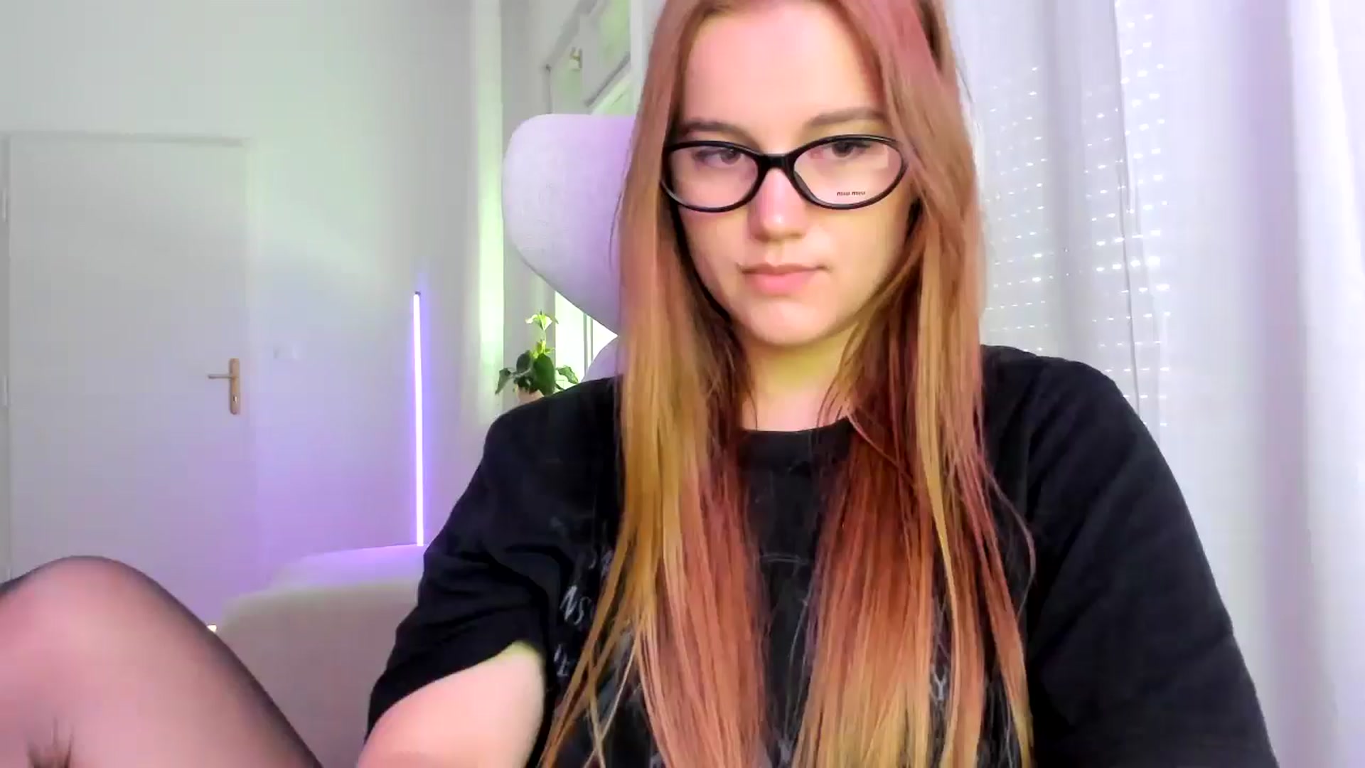 Gallery image thumbnail from Lia_lisia's myfreecams stream on, 04/04/2026, 08:17 image 1 of 20