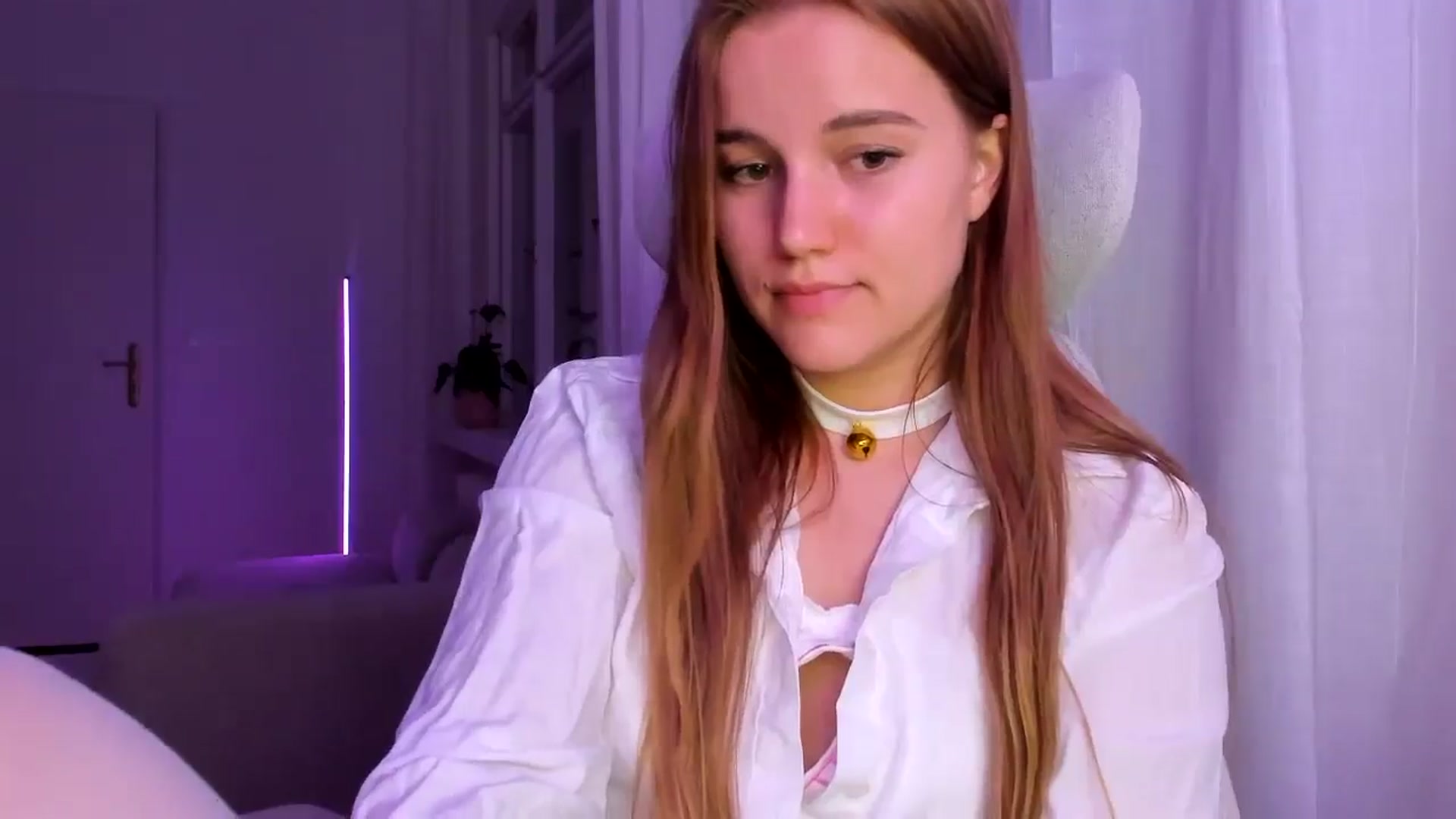 Gallery image thumbnail from Lia_lisia's myfreecams stream on, 04/04/2026, 18:36 image 17 of 20