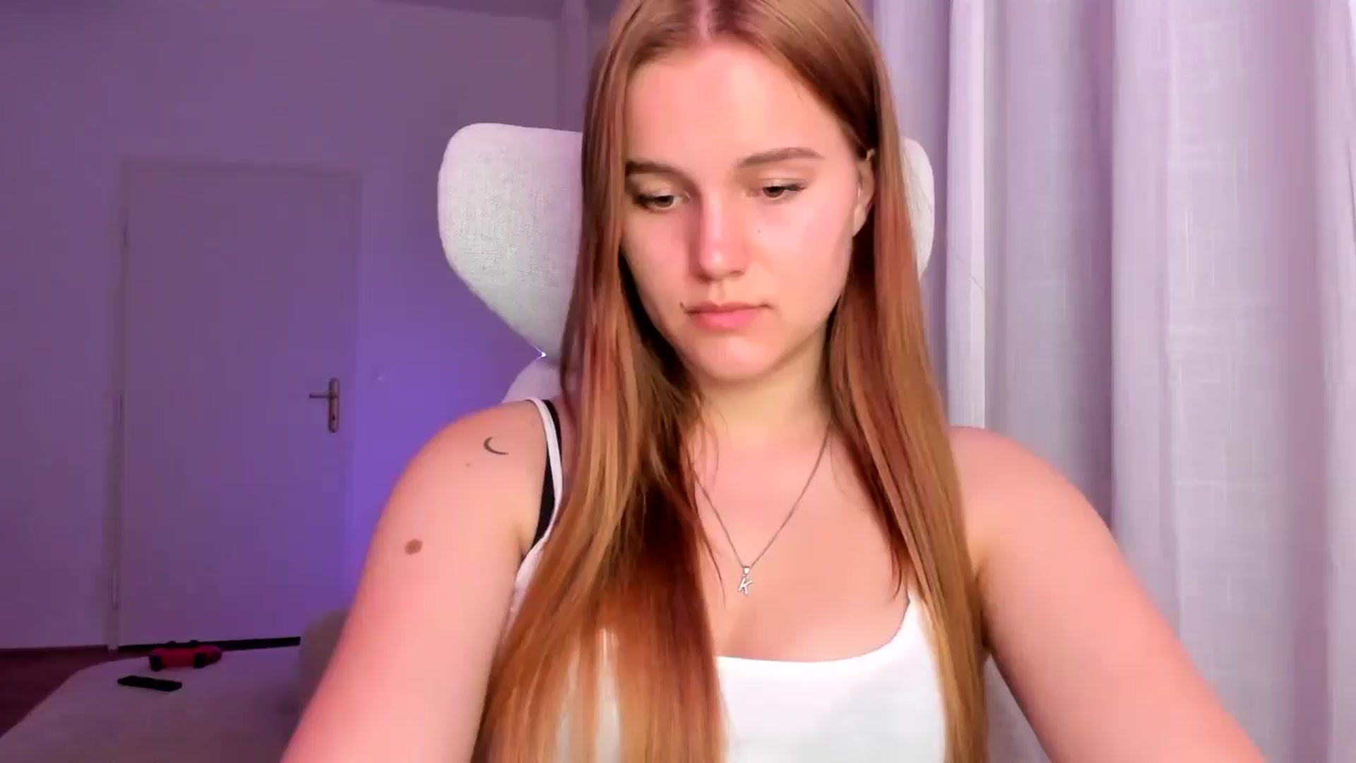 Gallery image thumbnail from Lia_lisia's myfreecams stream on, 04/08/2026, 19:41 image 5 of 20