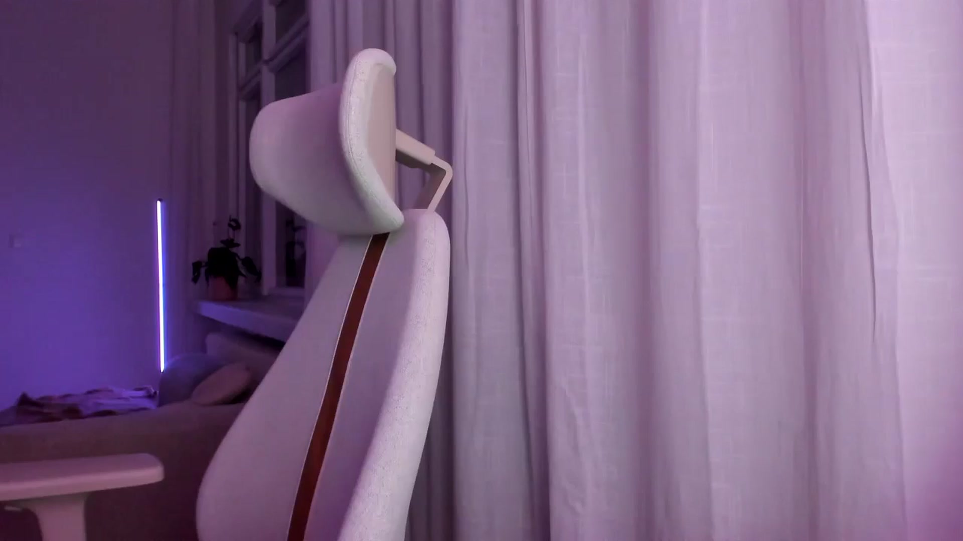 Gallery image thumbnail from Lia_lisia's myfreecams stream on, 04/13/2026, 21:30 image 4 of 20