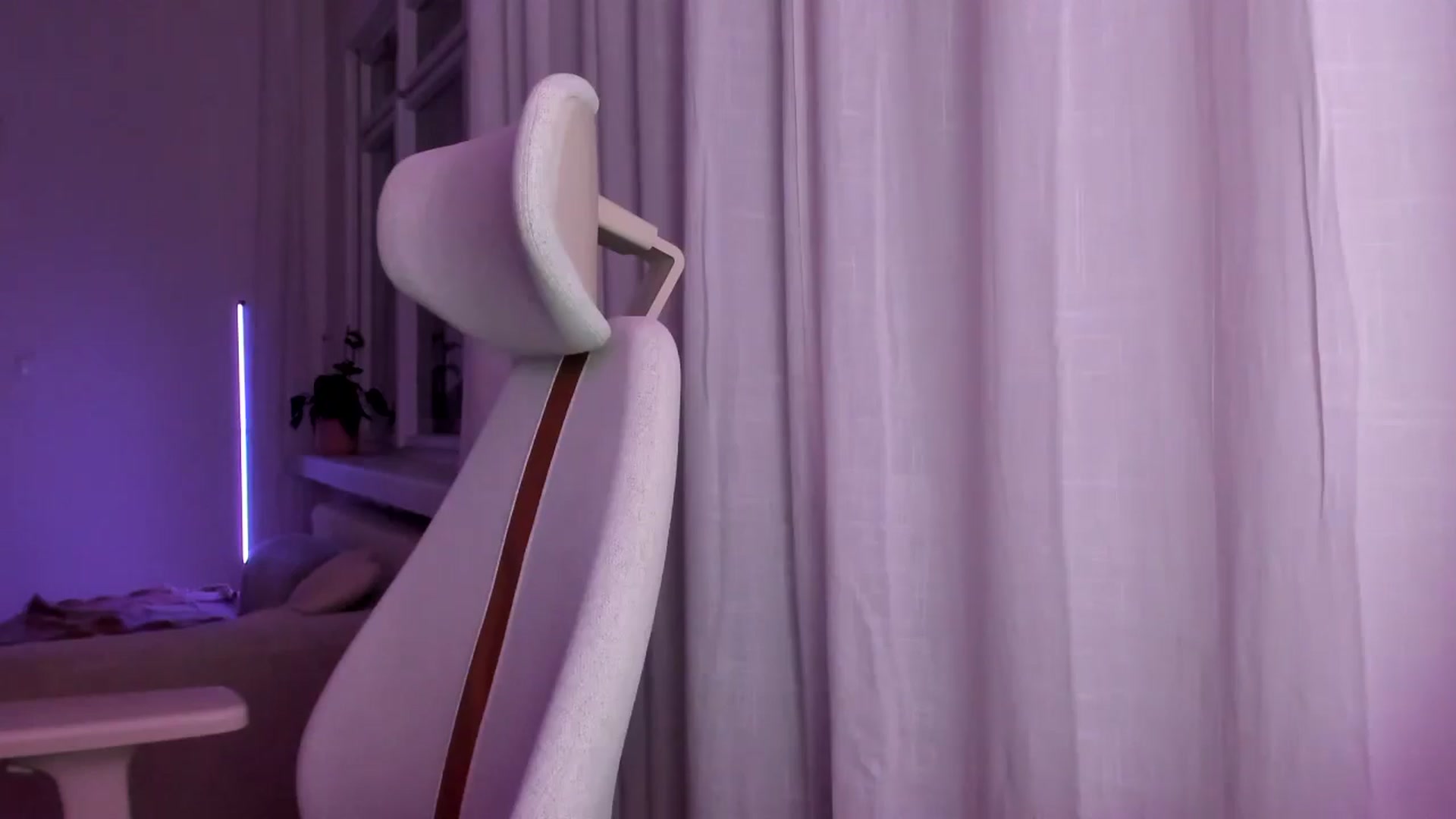 Gallery image thumbnail from Lia_lisia's myfreecams stream on, 04/13/2026, 21:30 image 6 of 20