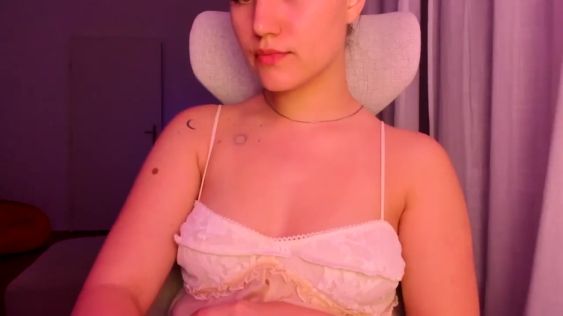 Gallery image thumbnail from Lia_lisia's myfreecams stream on, 04/14/2026, 18:18 image 11 of 20