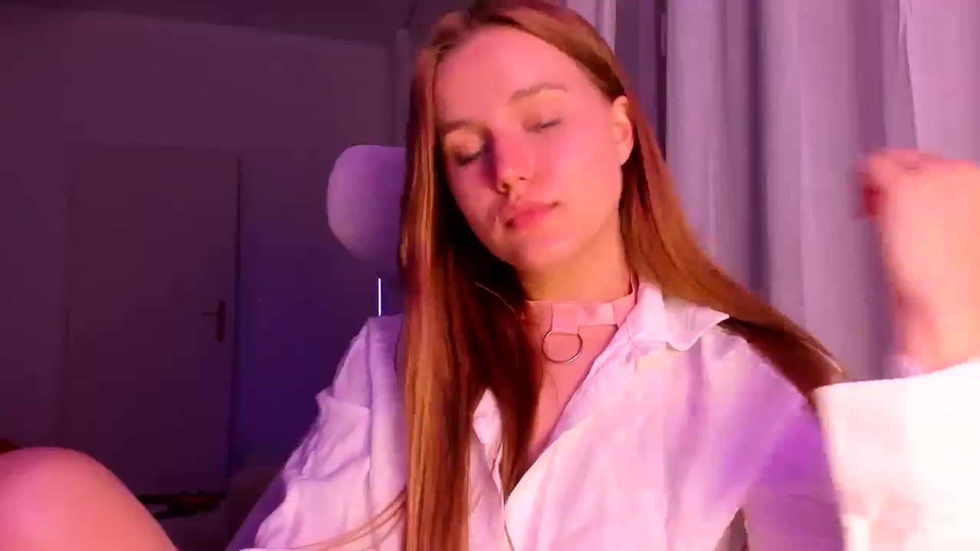 Gallery image thumbnail from Lia_lisia's myfreecams stream on, 04/18/2026, 18:43 image 19 of 20