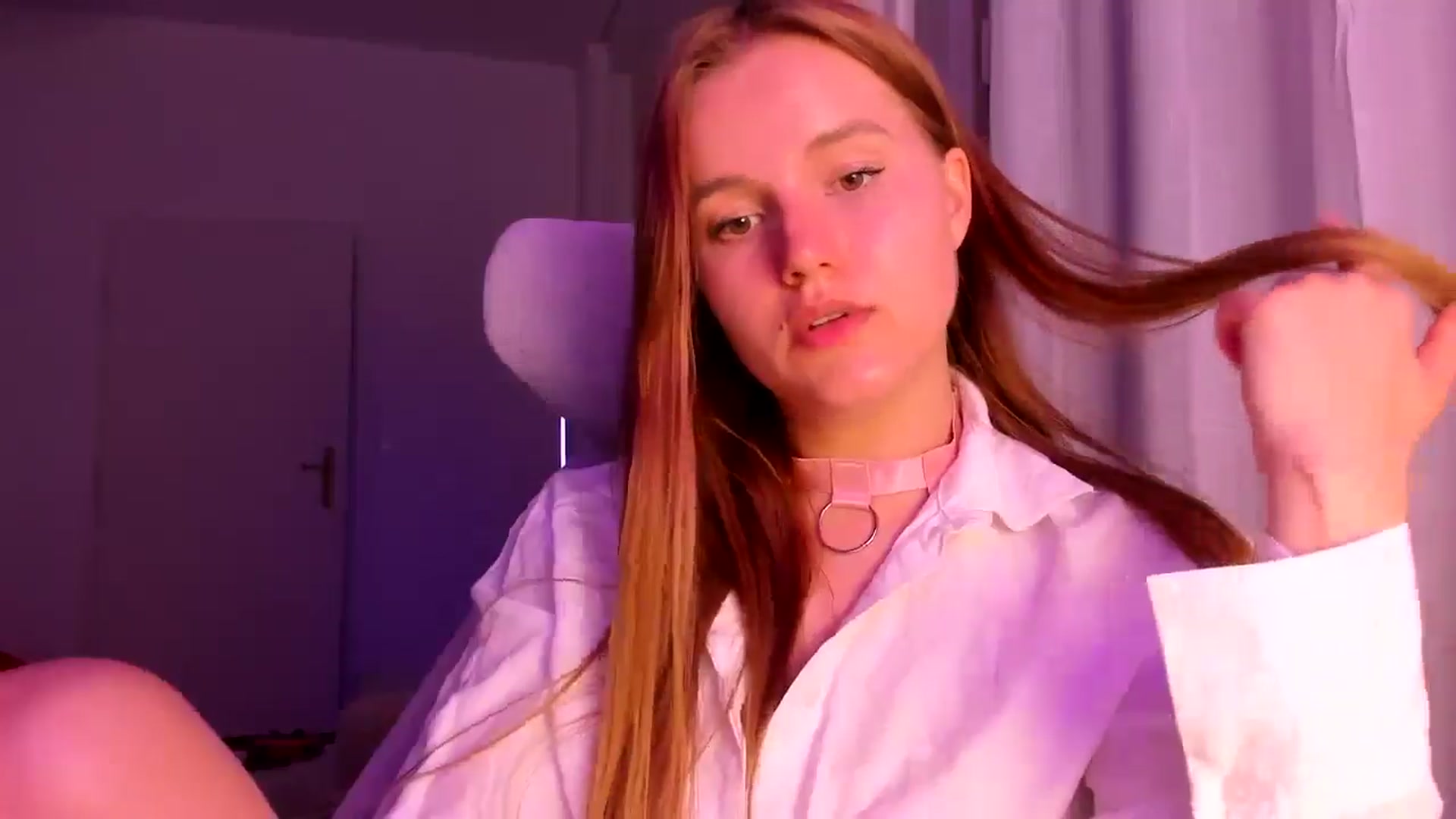 Gallery image thumbnail from Lia_lisia's myfreecams stream on, 04/18/2026, 18:43 image 18 of 20