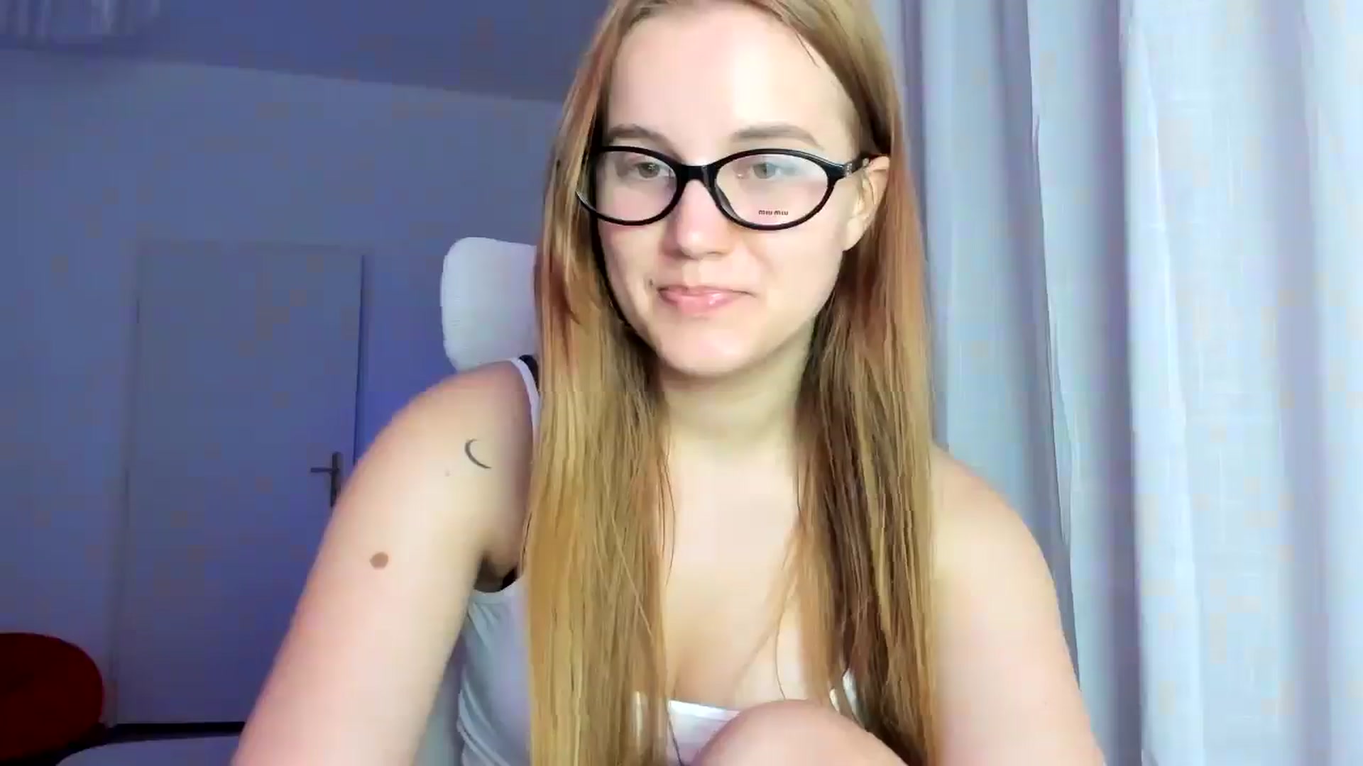 Gallery image thumbnail from Lia_lisia's myfreecams stream on, 04/19/2026, 18:55 image 13 of 20