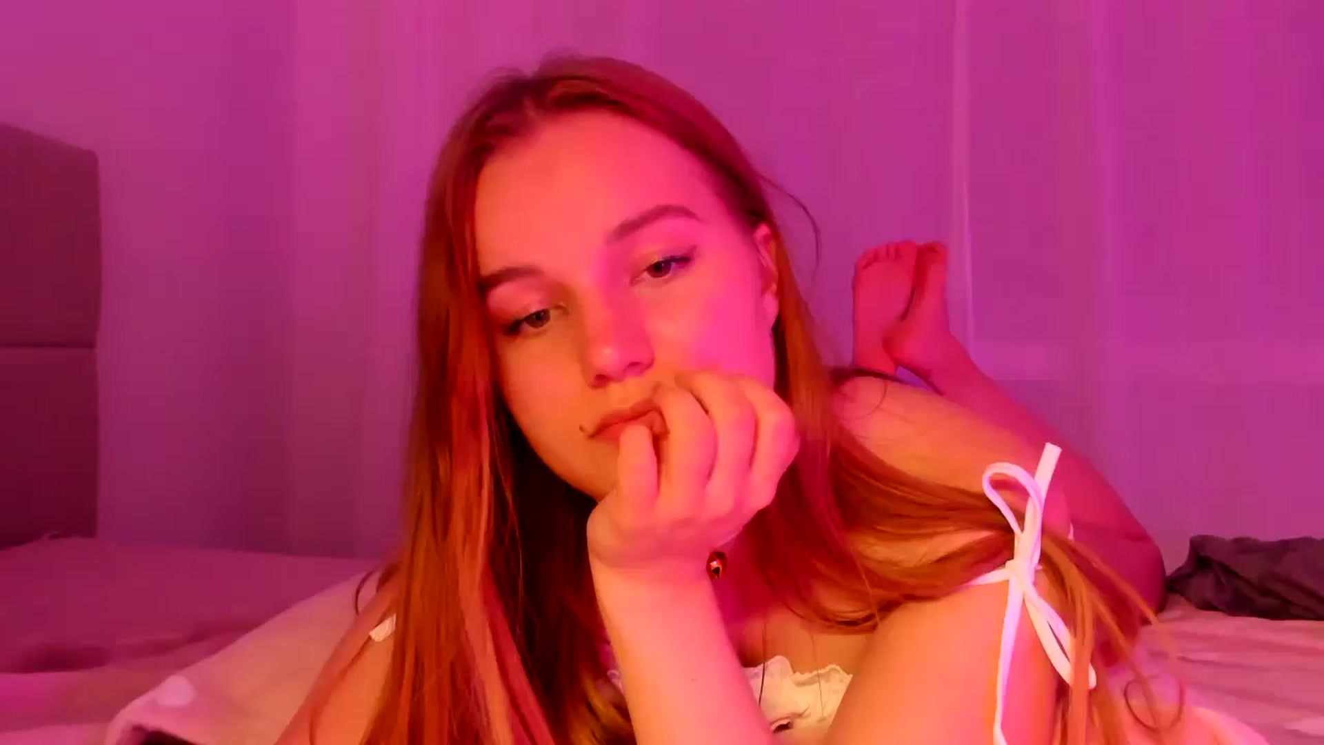 Gallery image thumbnail from Lia_lisia's myfreecams stream on, 04/22/2026, 23:54 image 8 of 20
