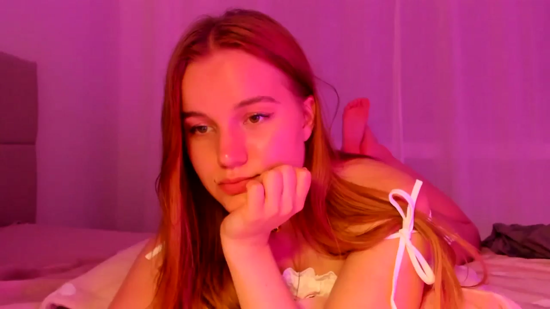 Gallery image thumbnail from Lia_lisia's myfreecams stream on, 04/22/2026, 23:54 image 6 of 20