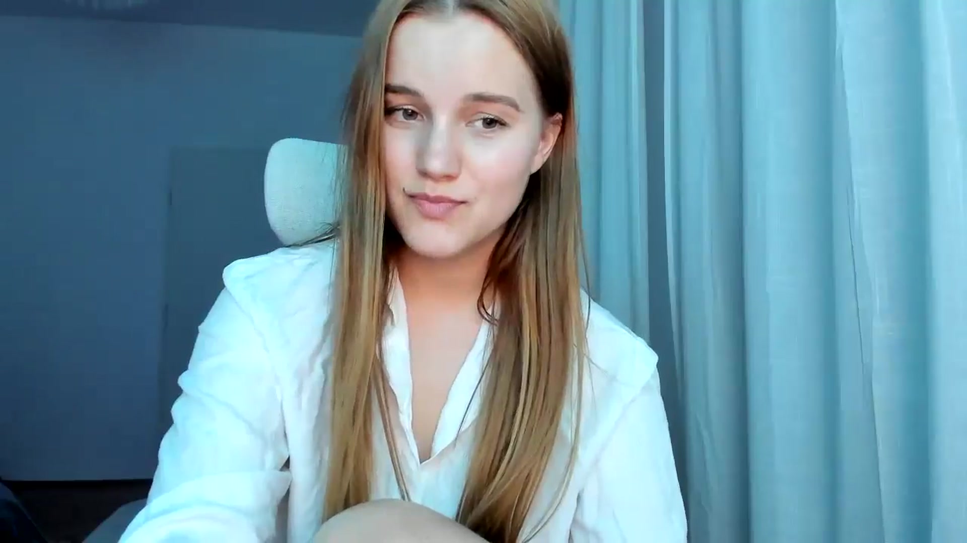 Gallery image thumbnail from Lia_lisia's myfreecams stream on, 04/23/2026, 21:44 image 6 of 20