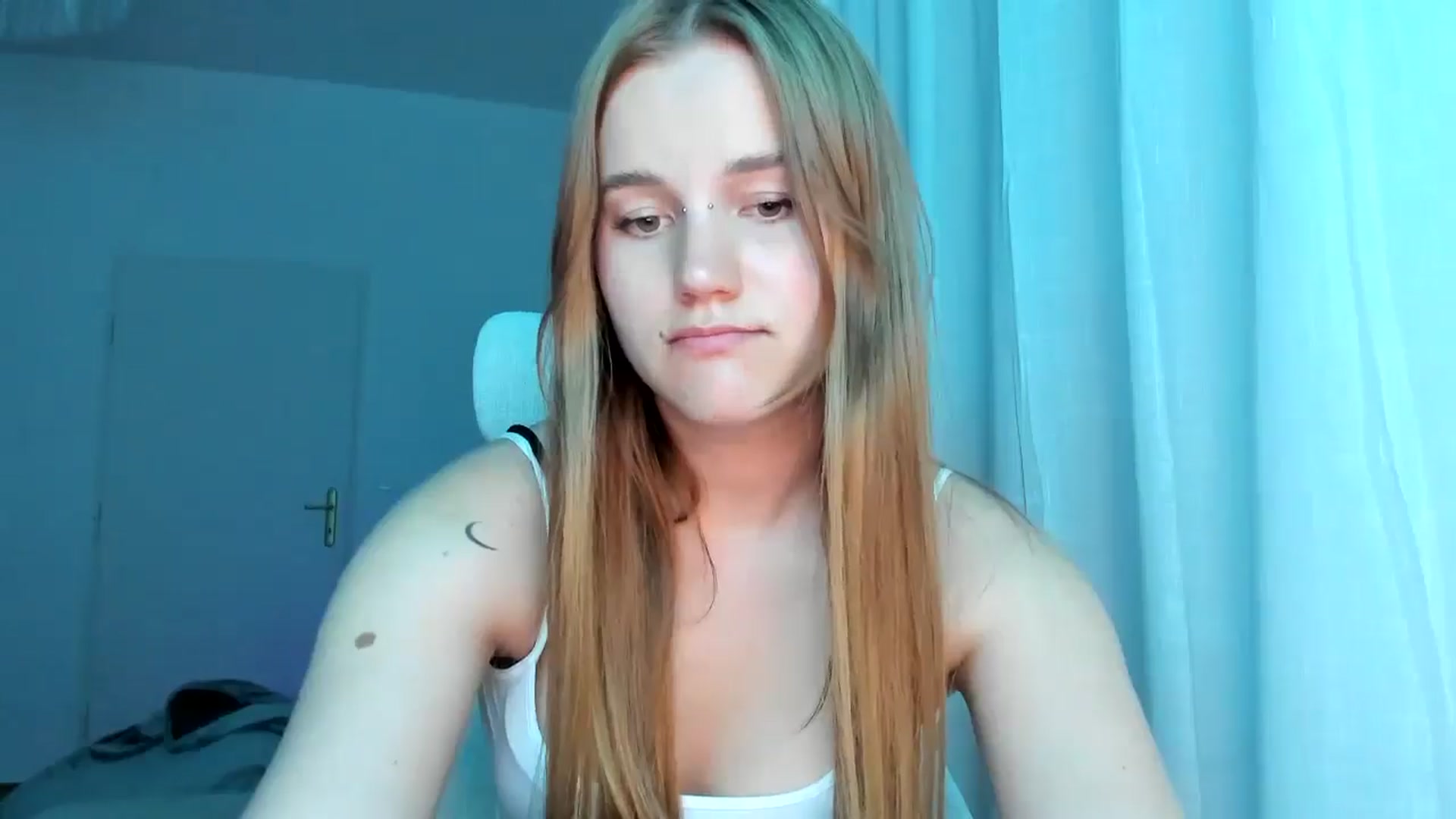 Gallery image thumbnail from Lia_lisia's myfreecams stream on, 04/26/2026, 18:23 image 12 of 20