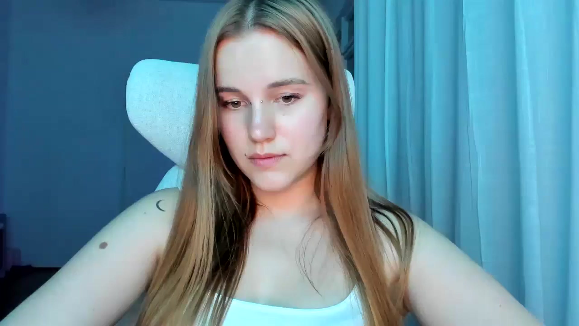 Gallery image thumbnail from Lia_lisia's myfreecams stream on, 04/26/2026, 19:30 image 9 of 20