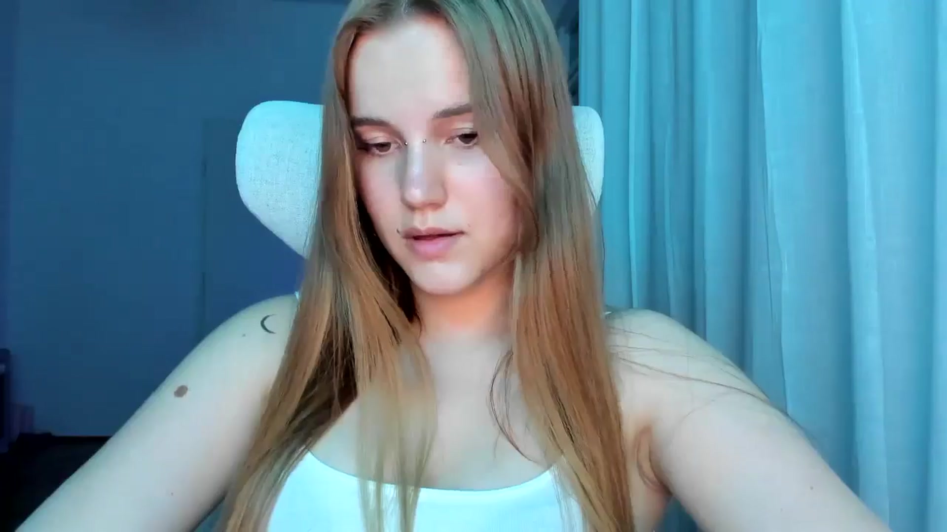 Gallery image thumbnail from Lia_lisia's myfreecams stream on, 04/26/2026, 19:30 image 4 of 20
