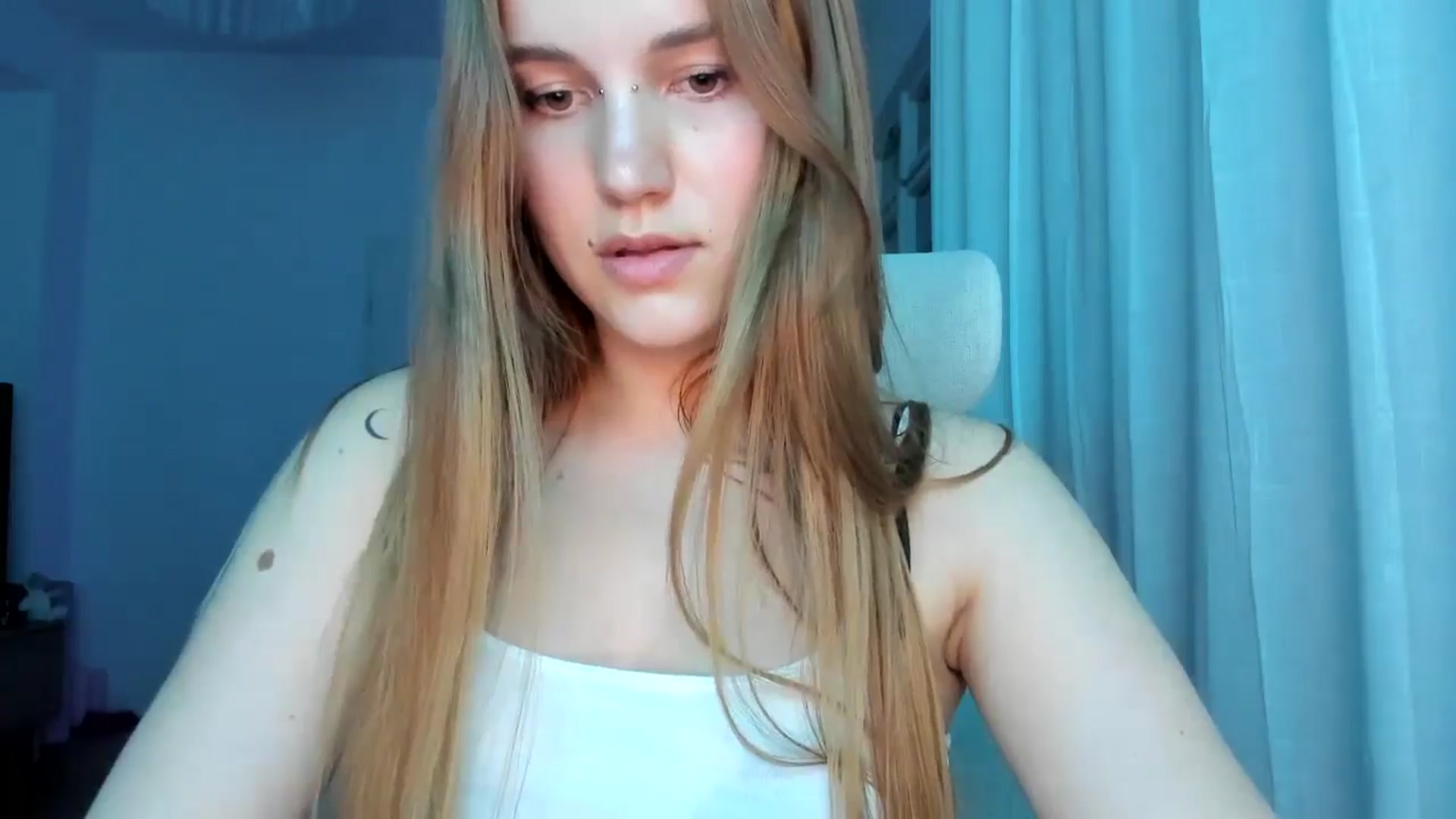 Gallery image thumbnail from Lia_lisia's myfreecams stream on, 04/26/2026, 19:30 image 12 of 20
