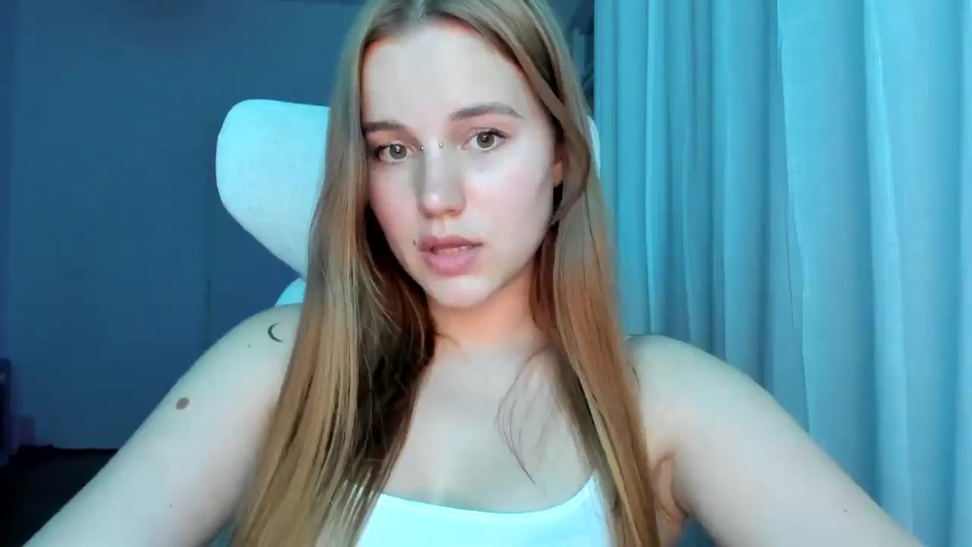 Gallery image thumbnail from Lia_lisia's myfreecams stream on, 04/26/2026, 19:30 image 8 of 20
