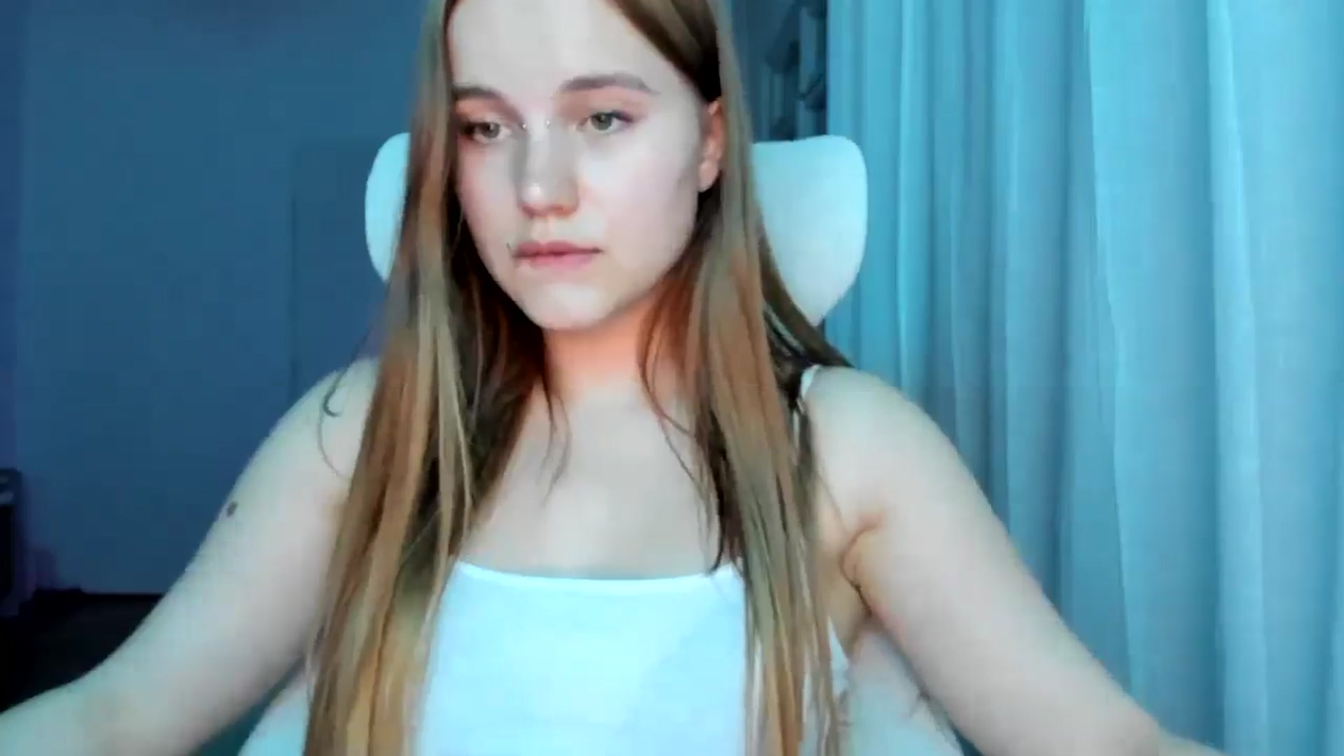 Gallery image thumbnail from Lia_lisia's myfreecams stream on, 04/26/2026, 20:08 image 13 of 20