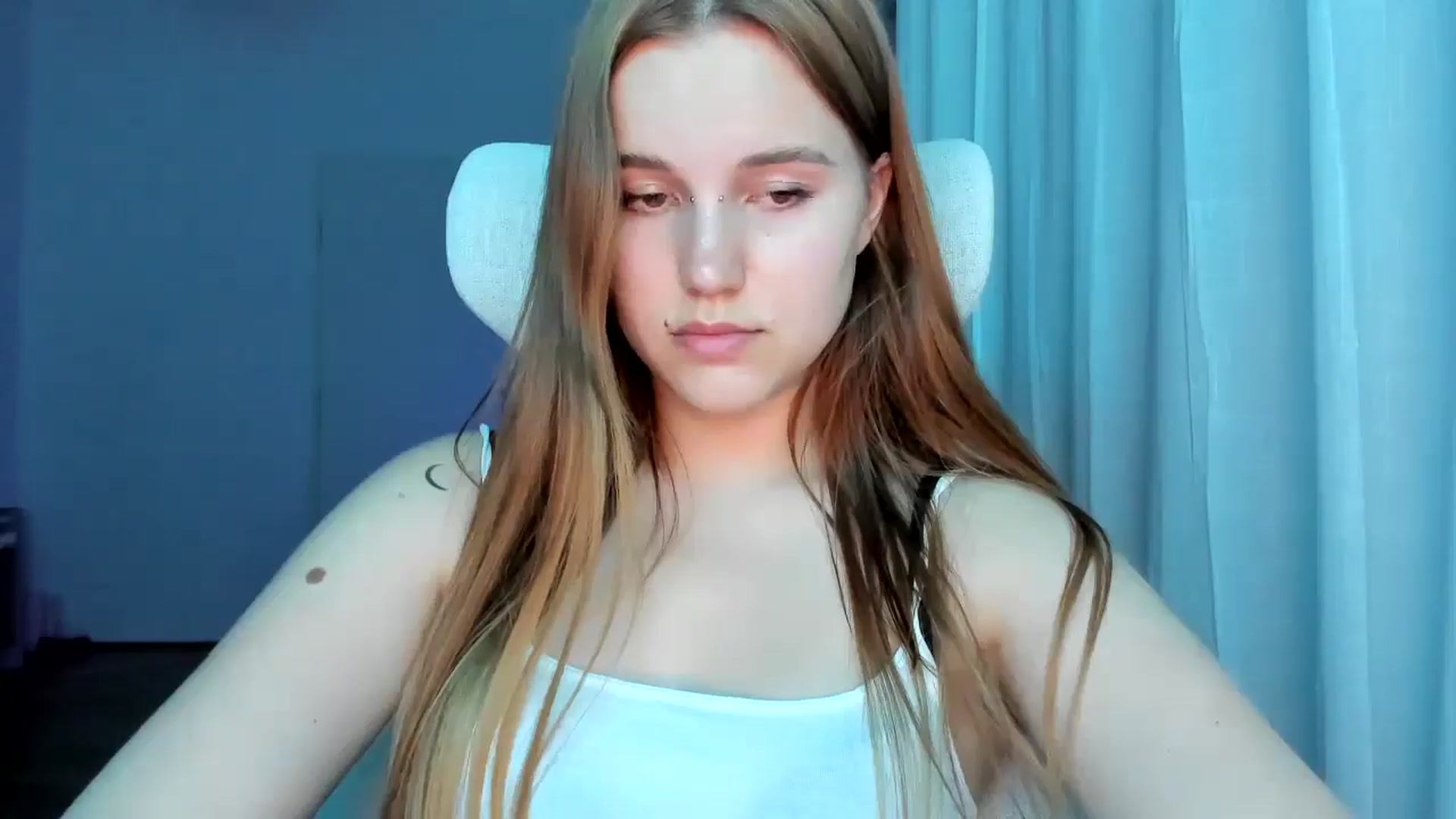 Gallery image thumbnail from Lia_lisia's myfreecams stream on, 04/26/2026, 20:08 image 11 of 20