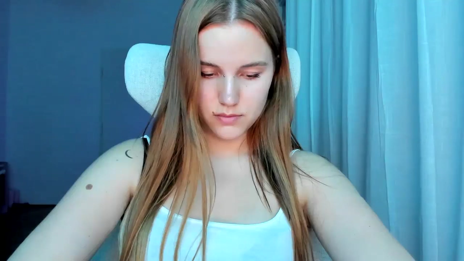 Gallery image thumbnail from Lia_lisia's myfreecams stream on, 04/26/2026, 20:08 image 2 of 20